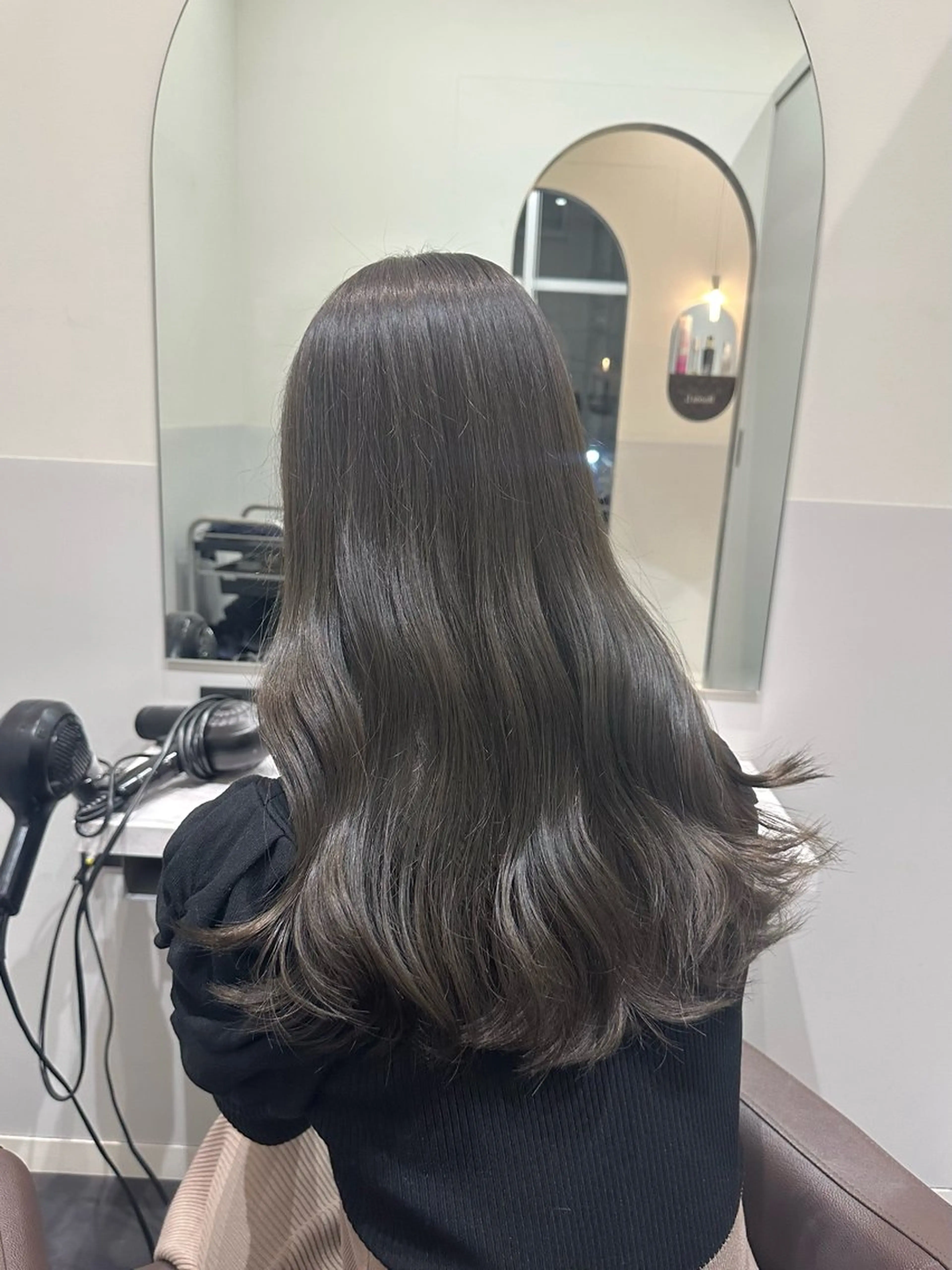 ロング カラー ブリーチ グレージュ ブリーチなしカラー オリーブグレージュ オリーブグレー カット ヘアカラー トリートメント LUMO所属・矢野 晃平のヘアスタイル