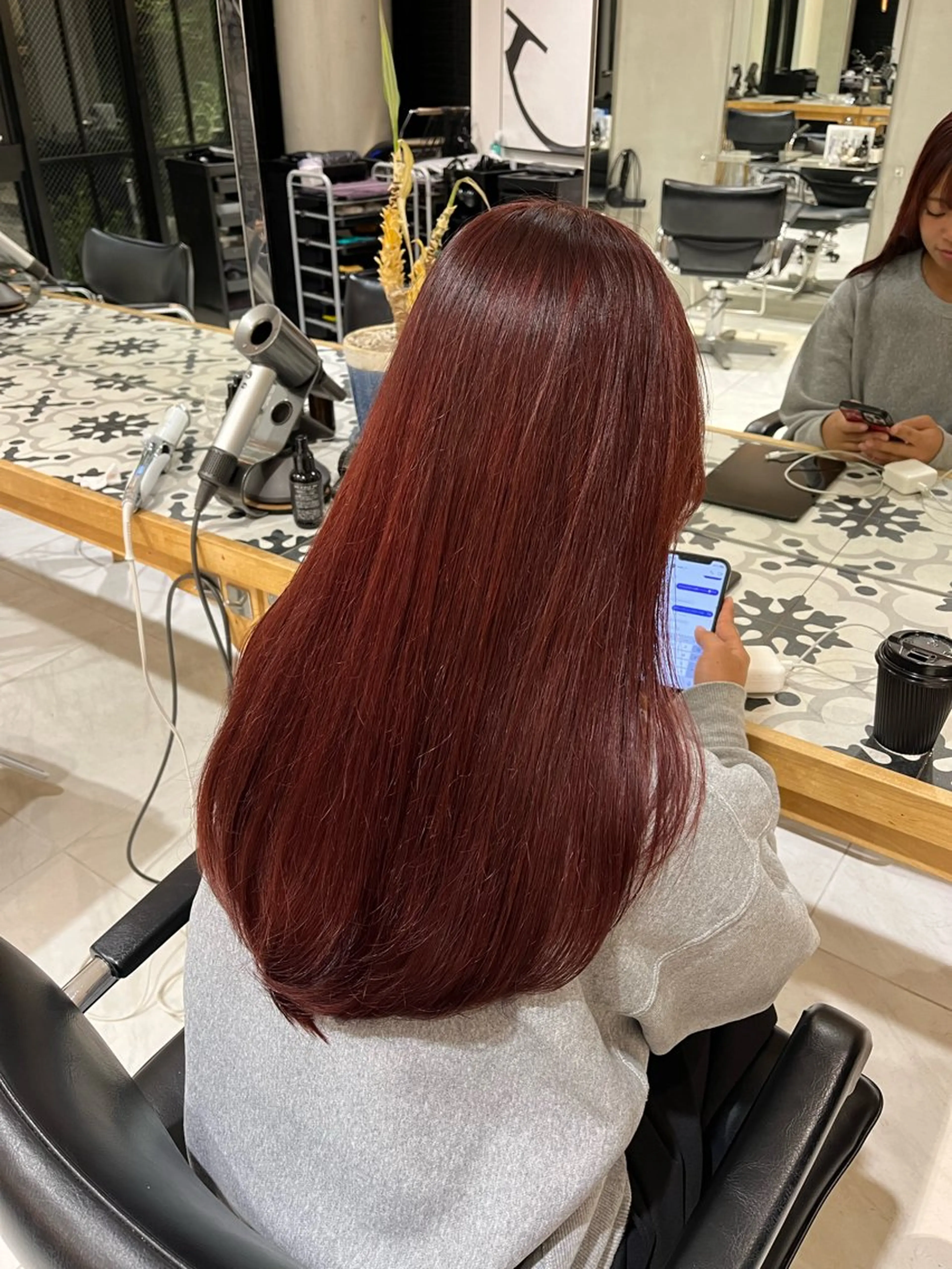 ロング カラー ヘアカラー るり 暗髪・艶カラーのヘアスタイル