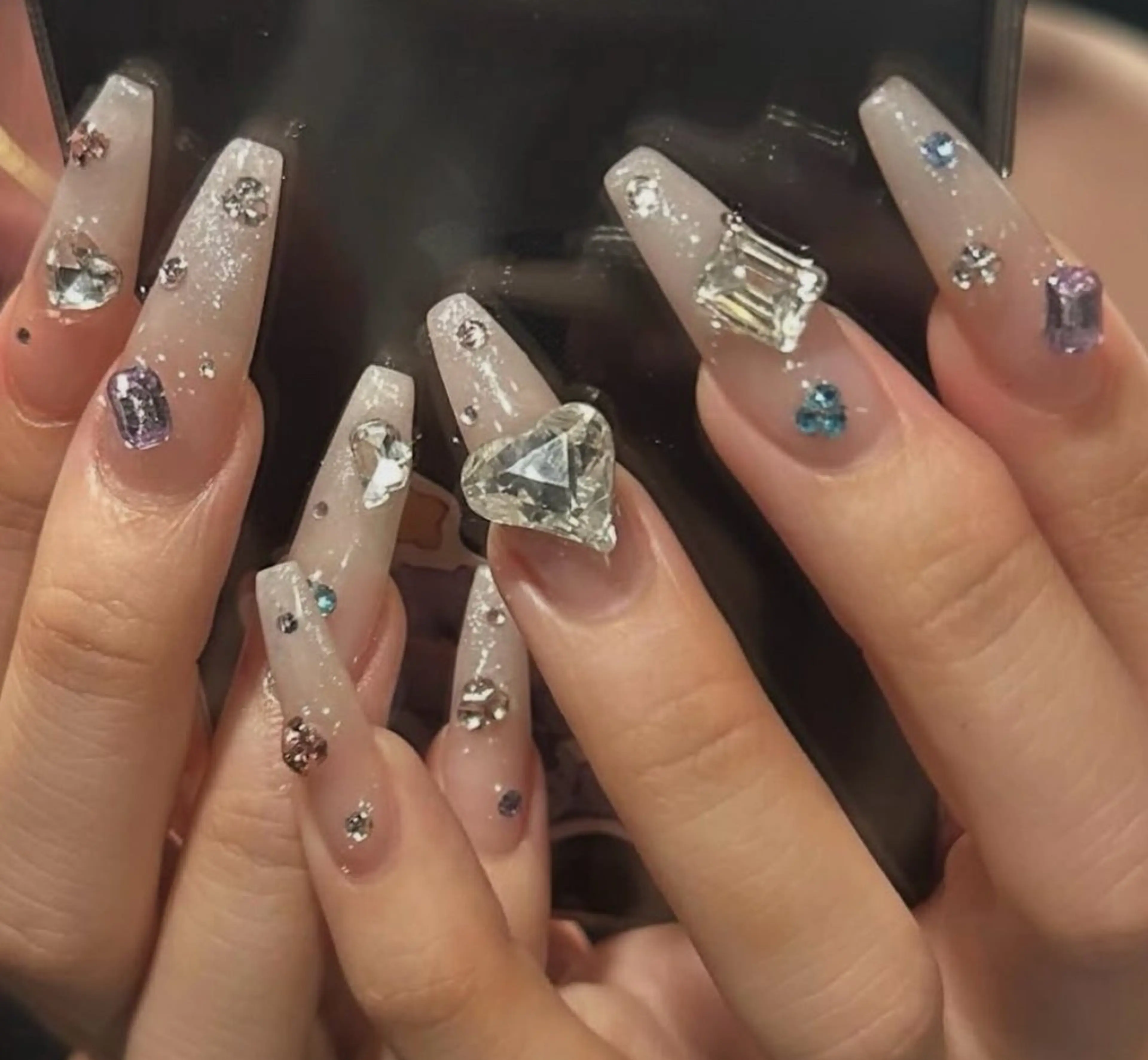 ネイル アートネイル フレンチネイル ジェルネイル グラデーション キラキラネイル ハンドネイル Ryunail所属・Ryu Nail Shinokuboのネイルデザイン