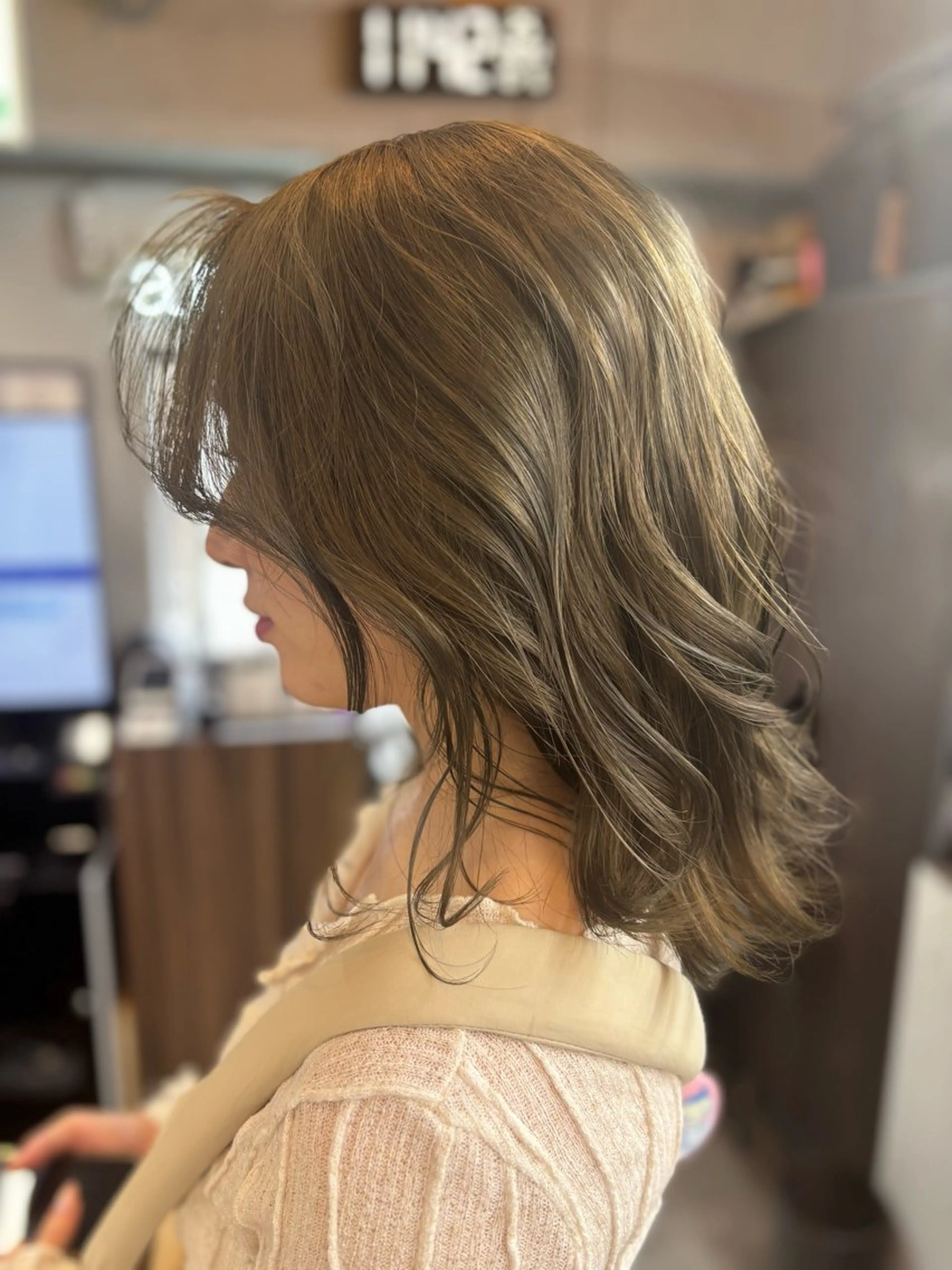 ミディアム お団子ヘア ショートボブ ミストバング ボブ 顔周りカット ヘアカラー トリートメント 髪質改善/縮毛矯正 カット/カラー/y.のヘアスタイル