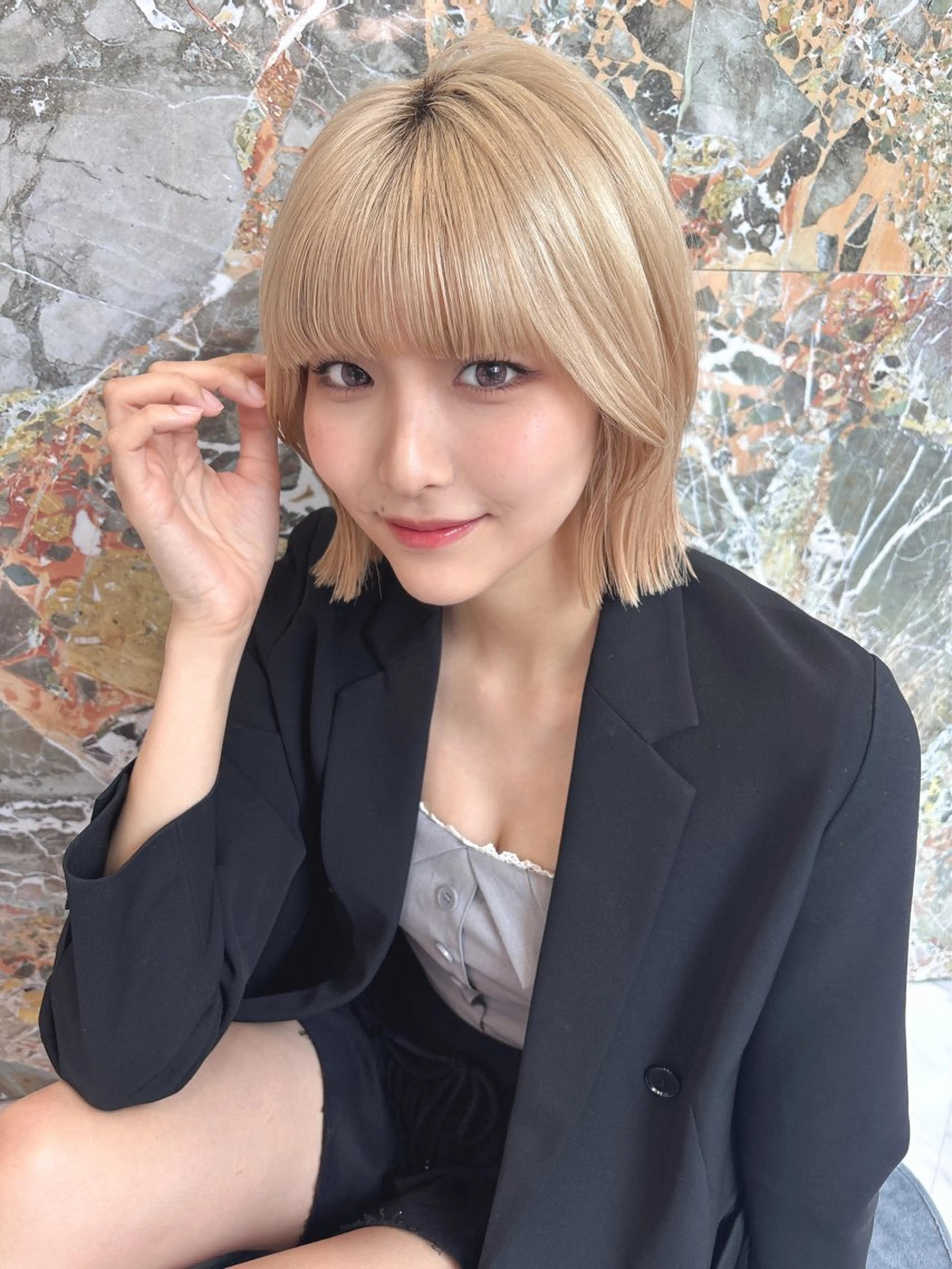 ミディアム カラー ボブ カット ヘアカラー トリートメント MONA SAYAKAのヘアスタイル