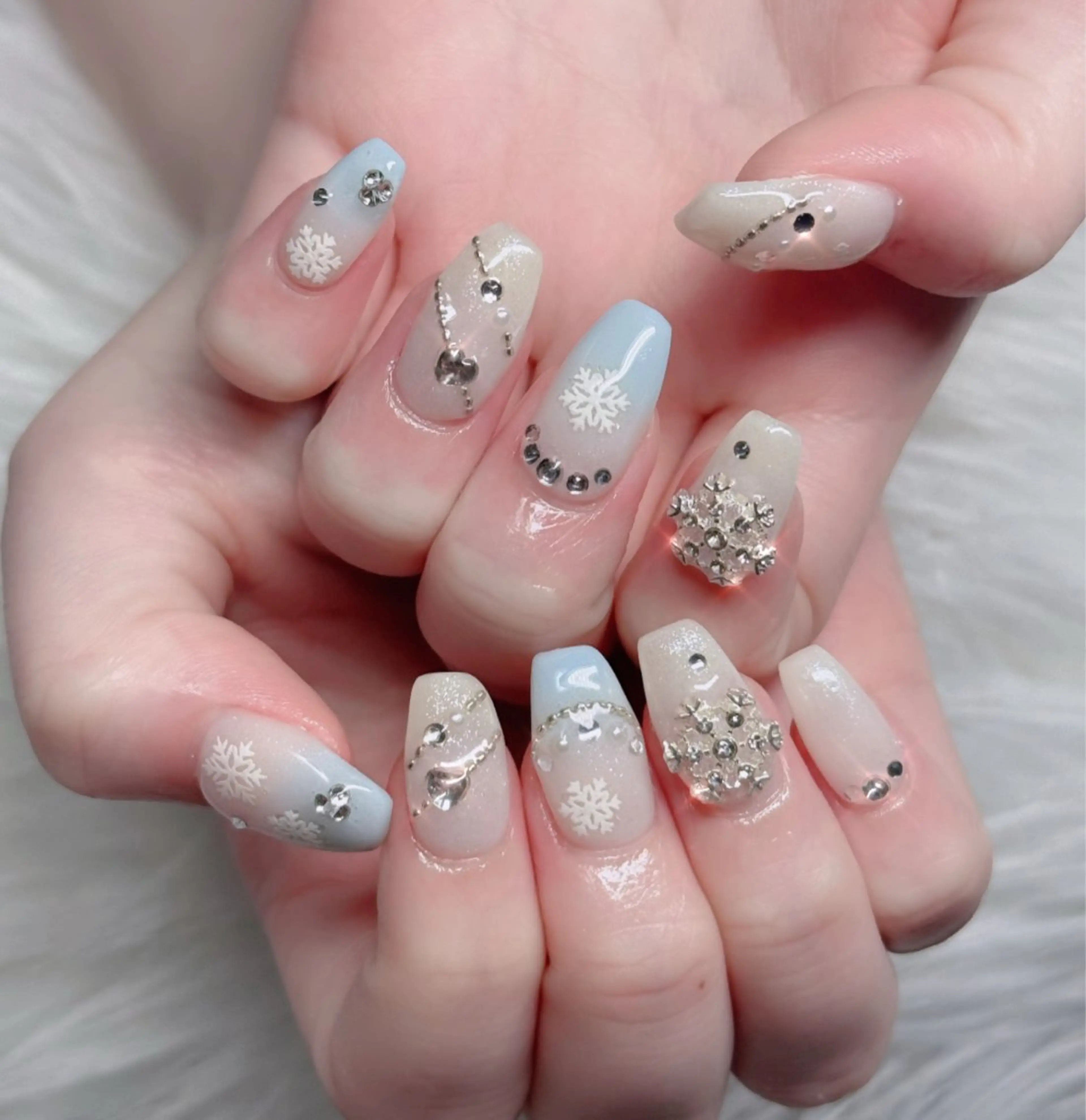 ネイル フレンチネイル ジェルネイル ガラスフレンチ ハロウィン ハート ハンドネイル H.baby Nail Salonのネイルデザイン