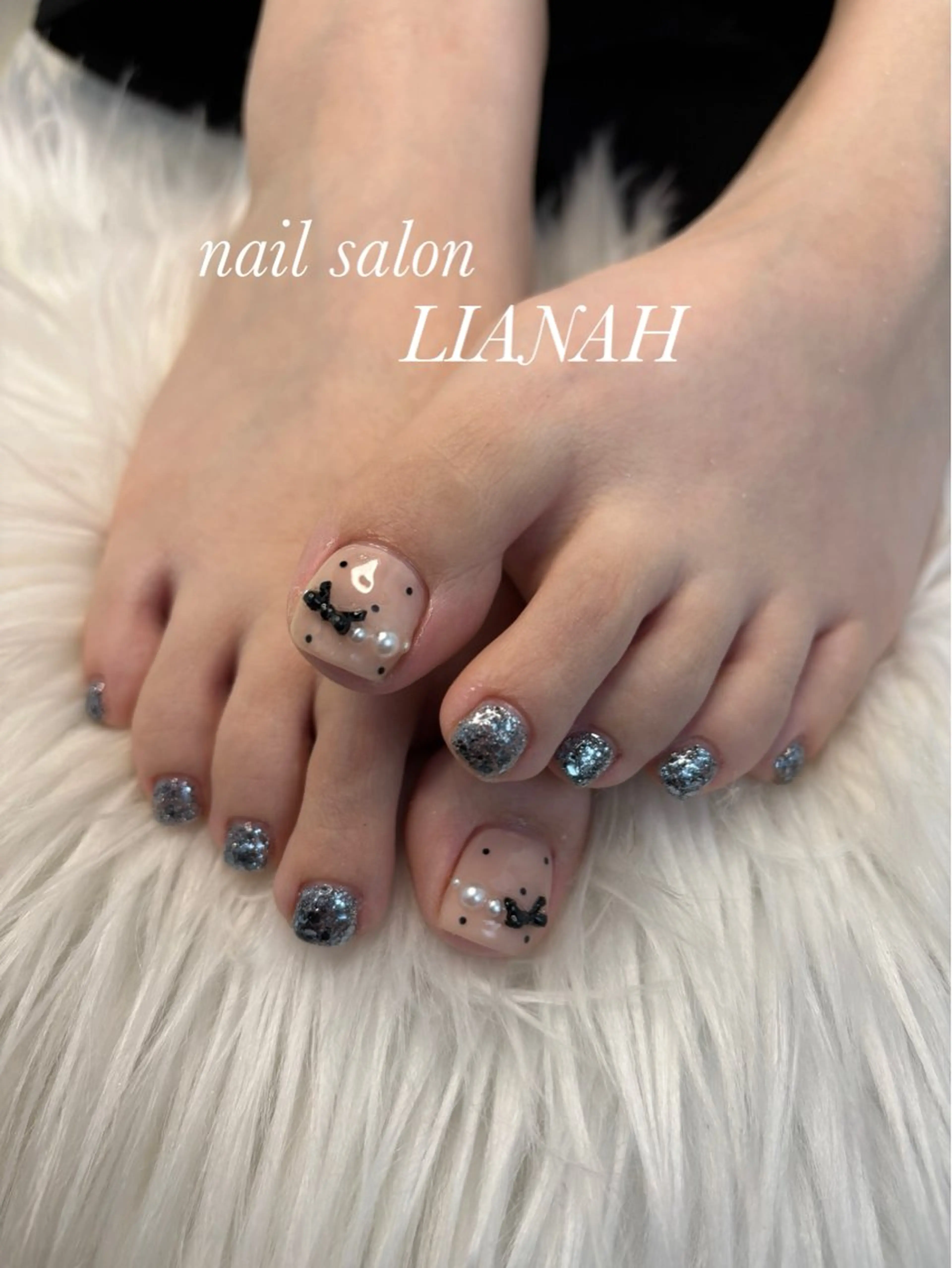 ネイル ドット リボン フットネイル リアンナ 𝑰𝑶𝑹𝑰のネイルデザイン