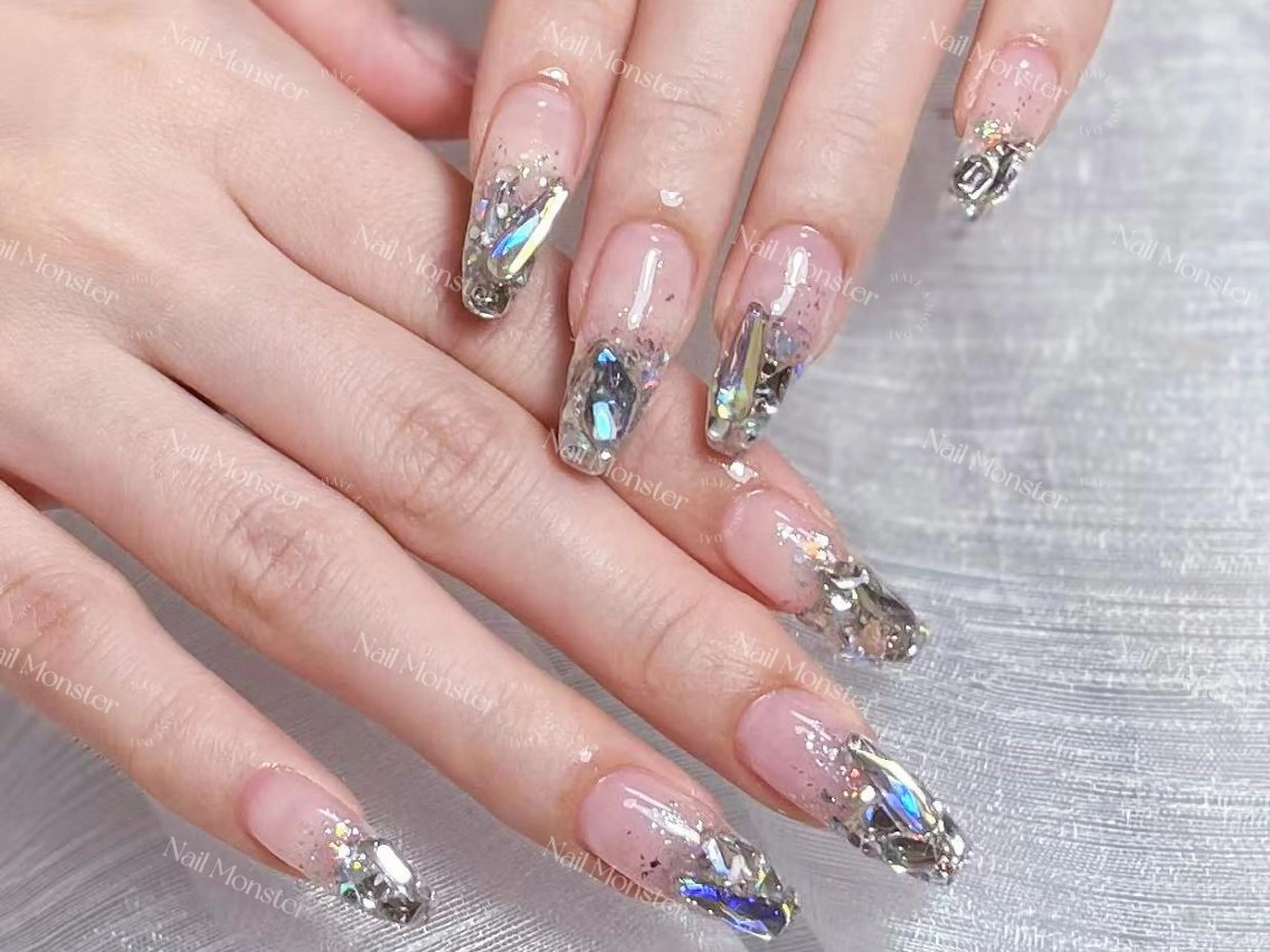 ネイル アートネイル オーロラネイル ガーリー キラキラネイル 韓国ネイル Nail Monsterのネイルデザイン