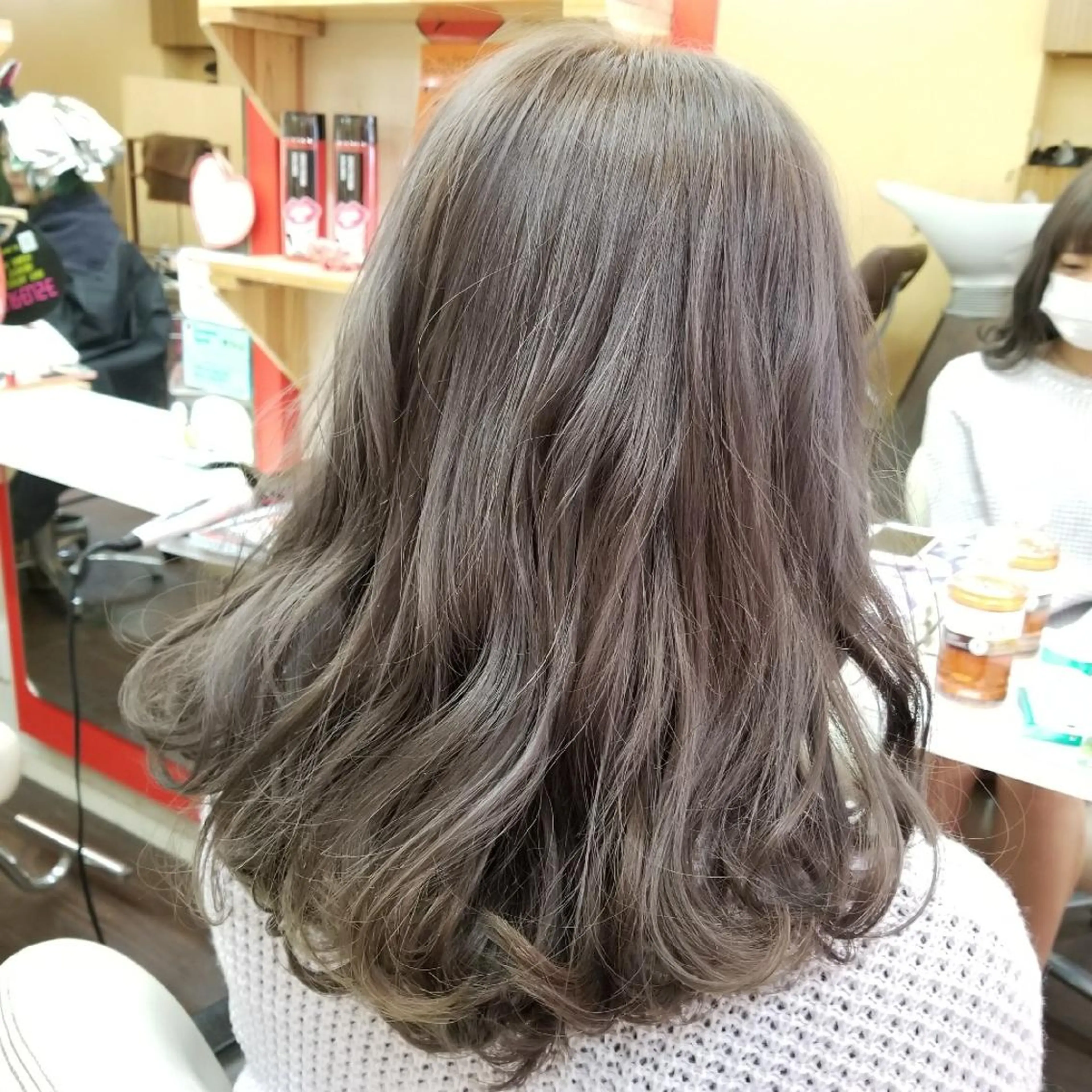 ミディアム カラー カット ヘアカラー トリートメント 植田 /エクステ /ブリーチ/髪質改善のヘアスタイル