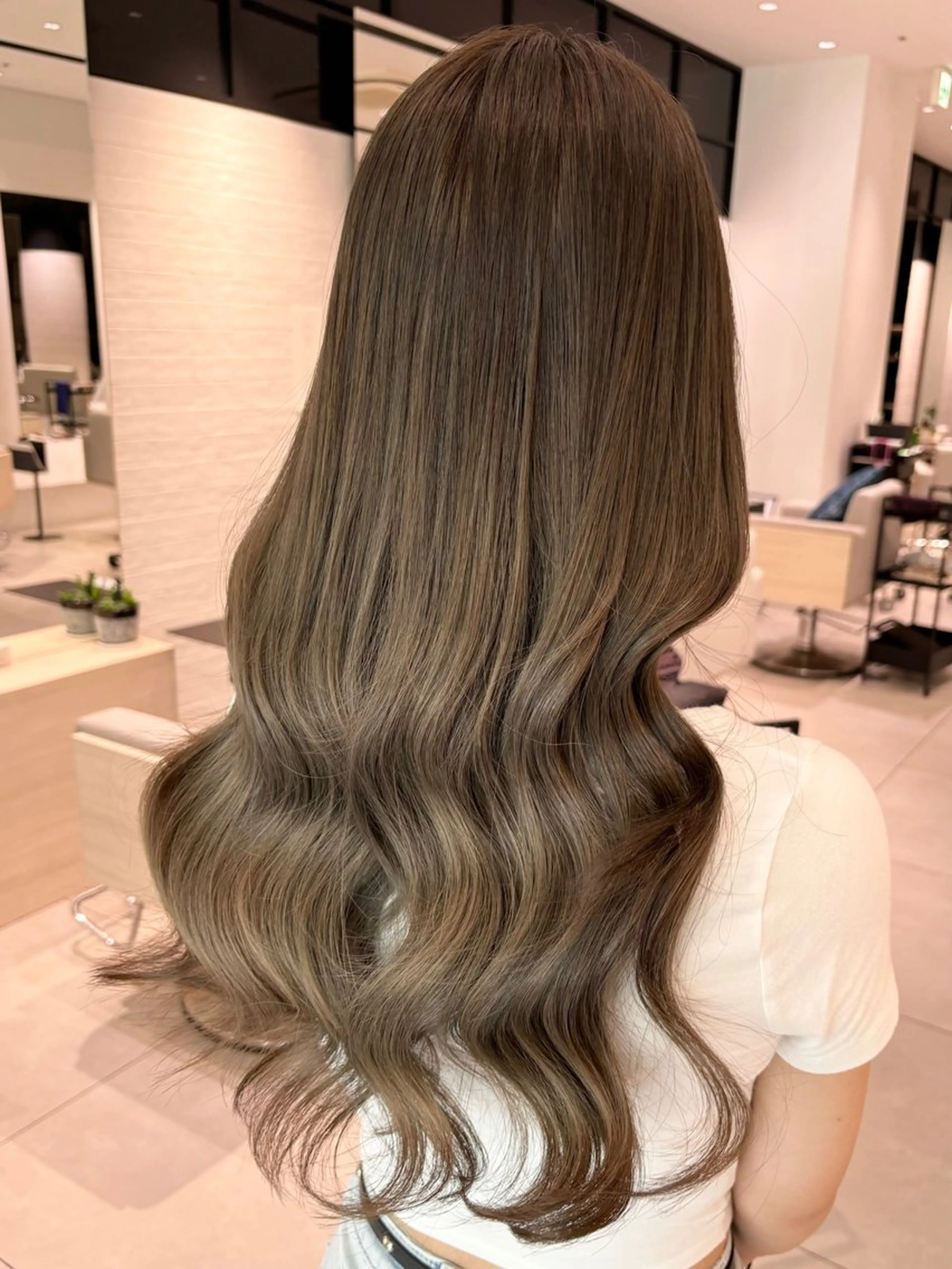 ロング ヘアカラー 艶カラーリスト 🌈銀座🌈牛込萌香のヘアスタイル