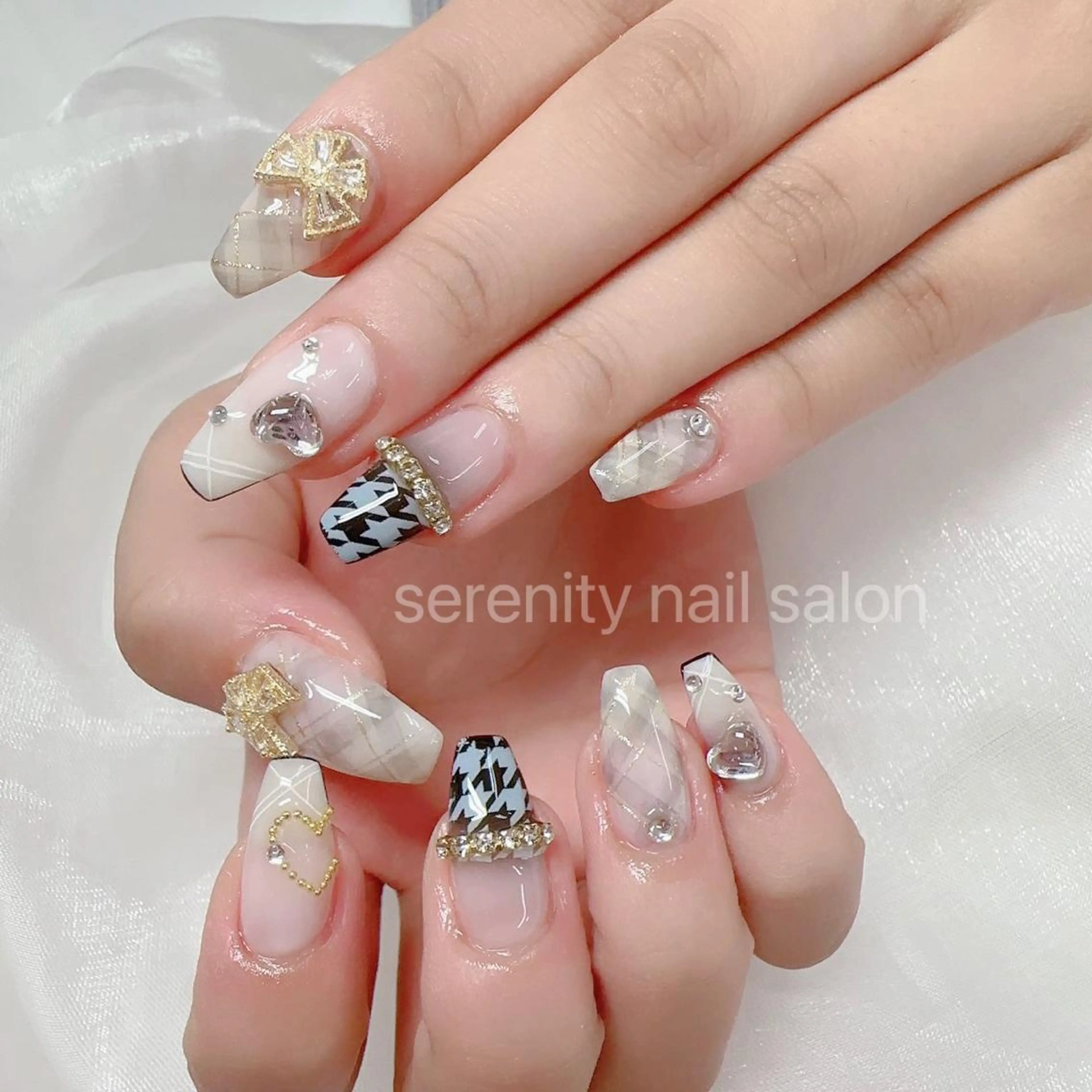 ネイル ハンドネイル ハンドケア ✨Serenity Nail salonのネイルデザイン