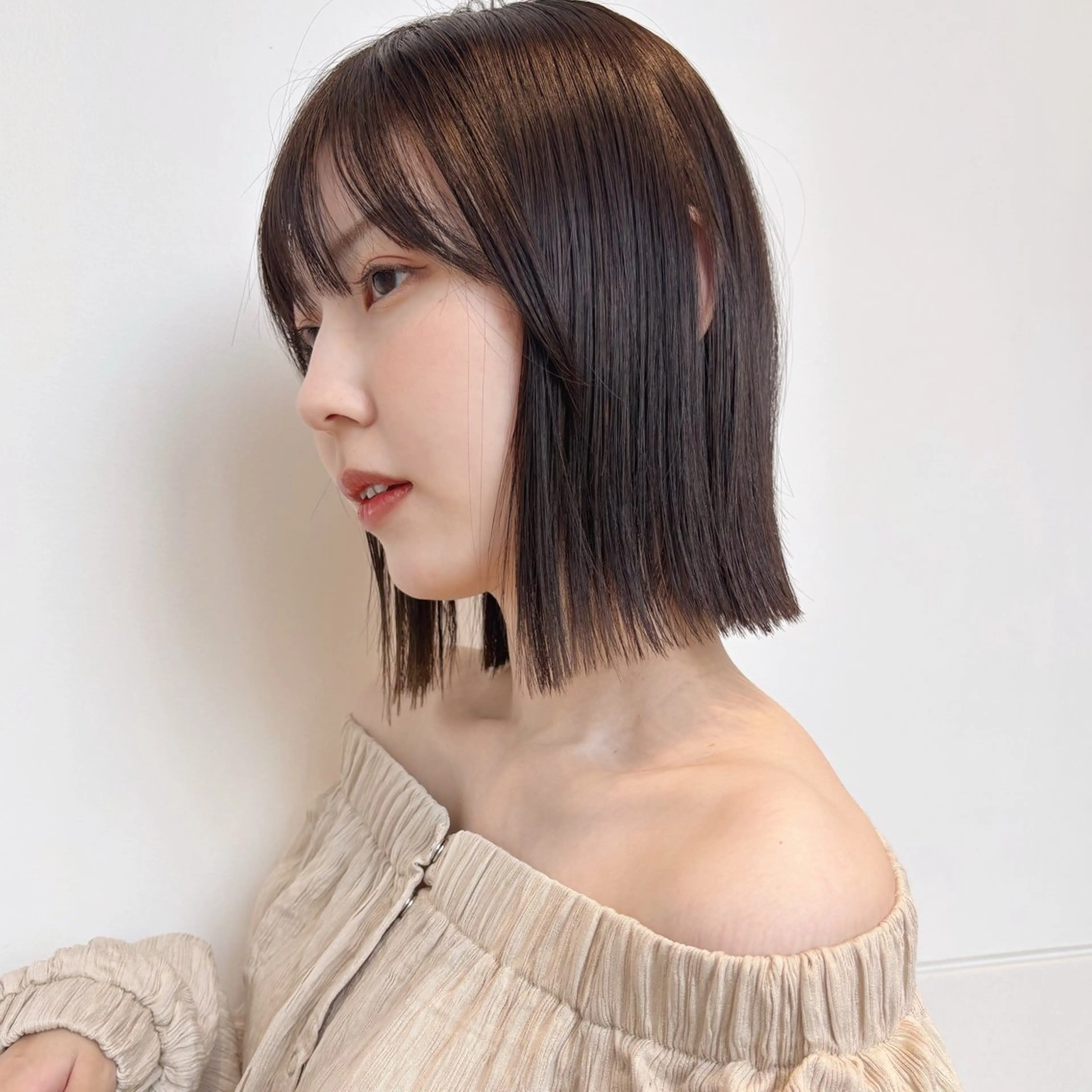 ショート ボブ ベージュ/暖色カラー /ボブ/ミカのヘアスタイル