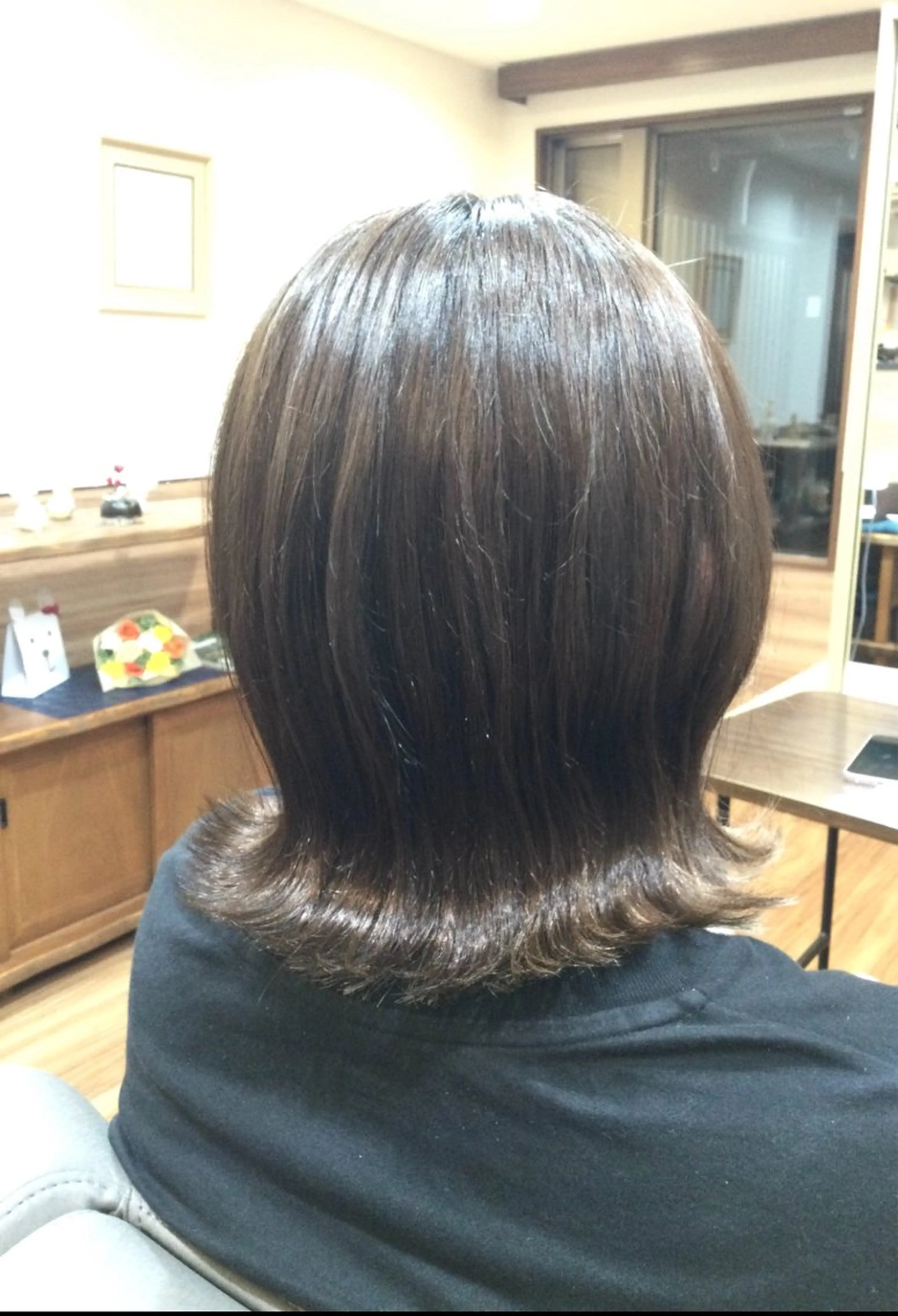 ミディアム カラー ボブ 外ハネヘア カット ヘアカラー トリートメント Annon プライベートサロンのヘアスタイル
