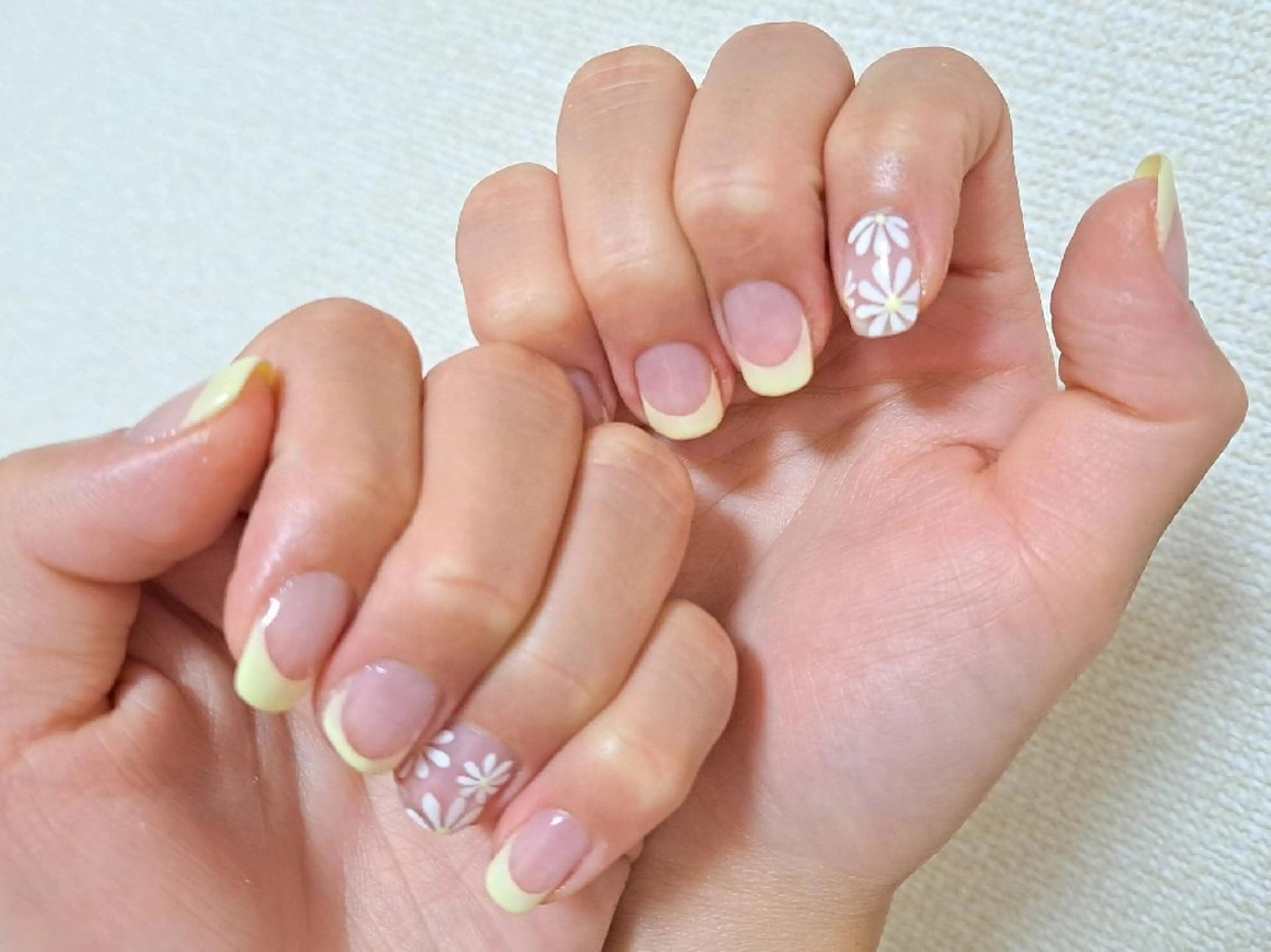 ネイル アートネイル フラワーネイル ハンドネイル フットネイル Lupinus所属・Lupinus ルピナスのネイルデザイン