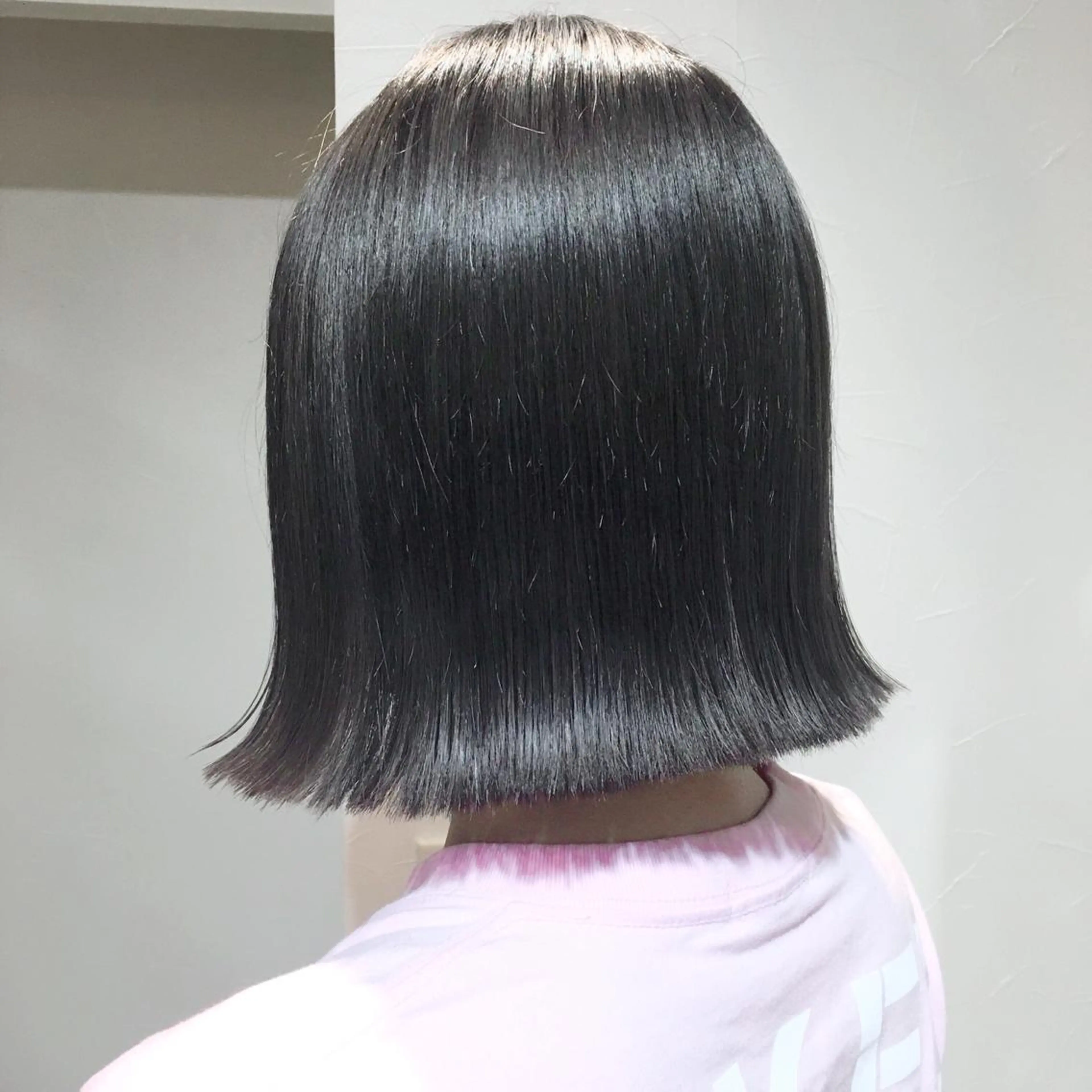 ショート カラー ヘアアレンジ ブリーチ ダークグレー As hair所属・🌟かかりつけ美容師 🌟アスカのヘアスタイル