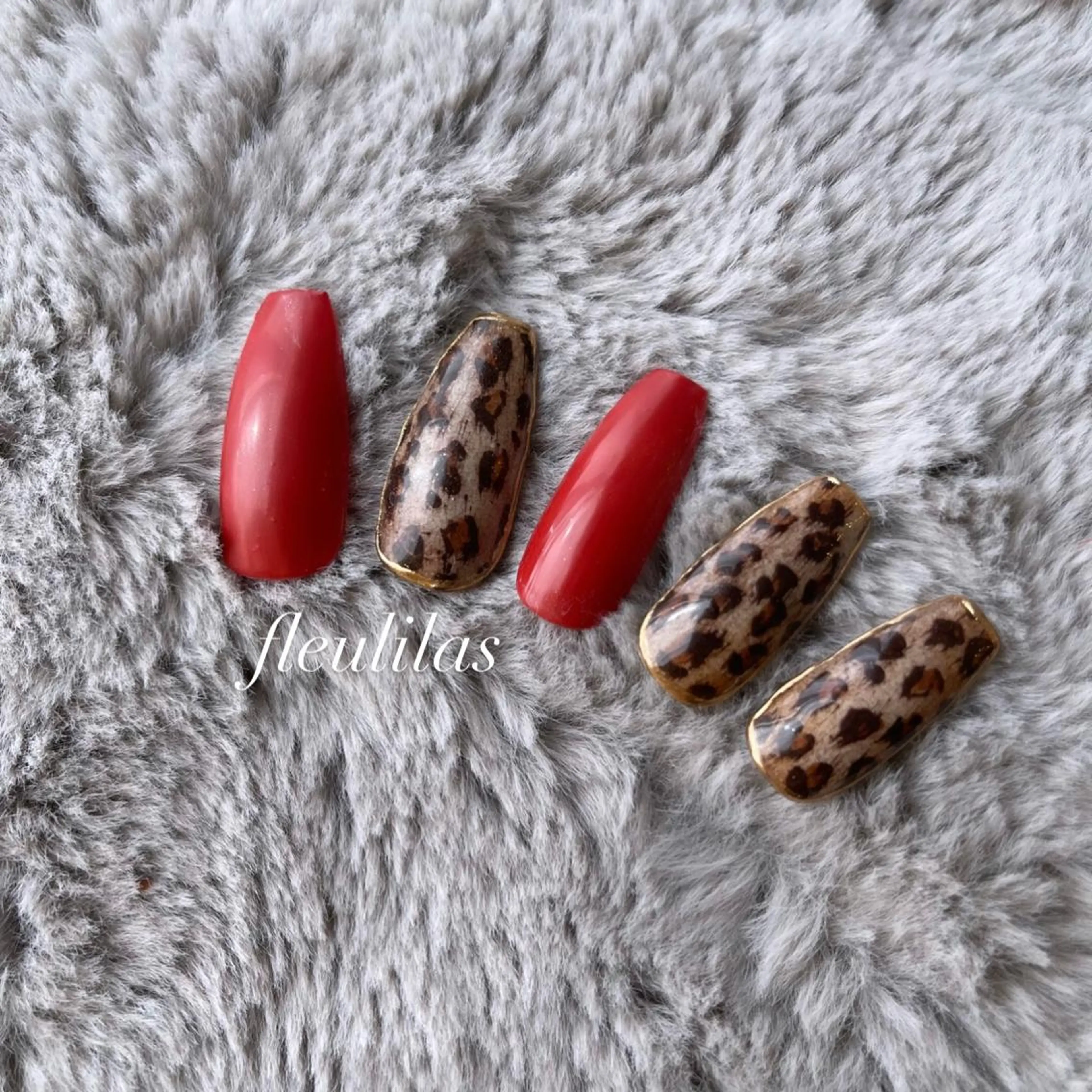 ネイル アニマル柄 ミラーネイル 赤色 fleulilas 松葉のその他イメージ