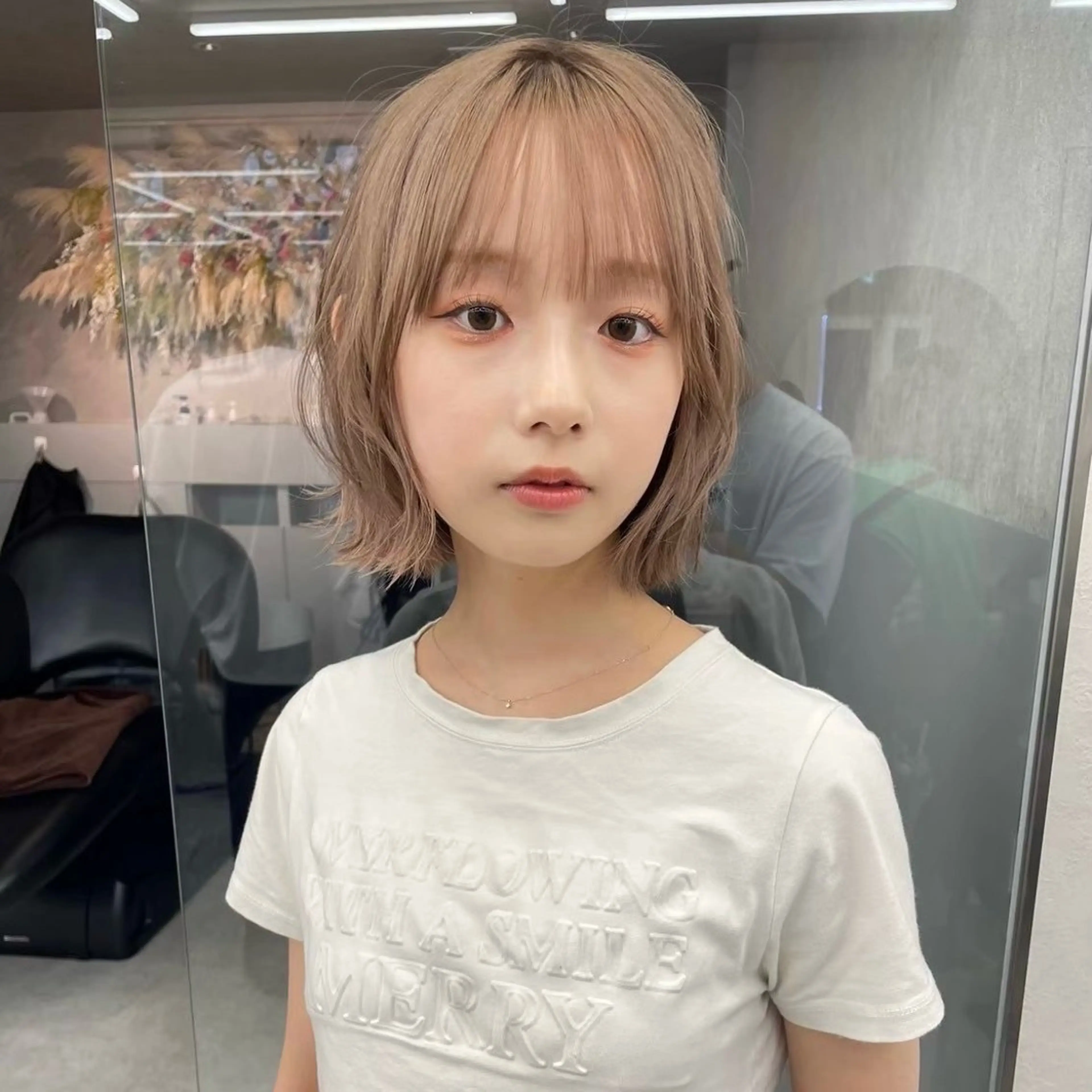 カラー monaヘアアレンジ /ハイトーンのヘアスタイル