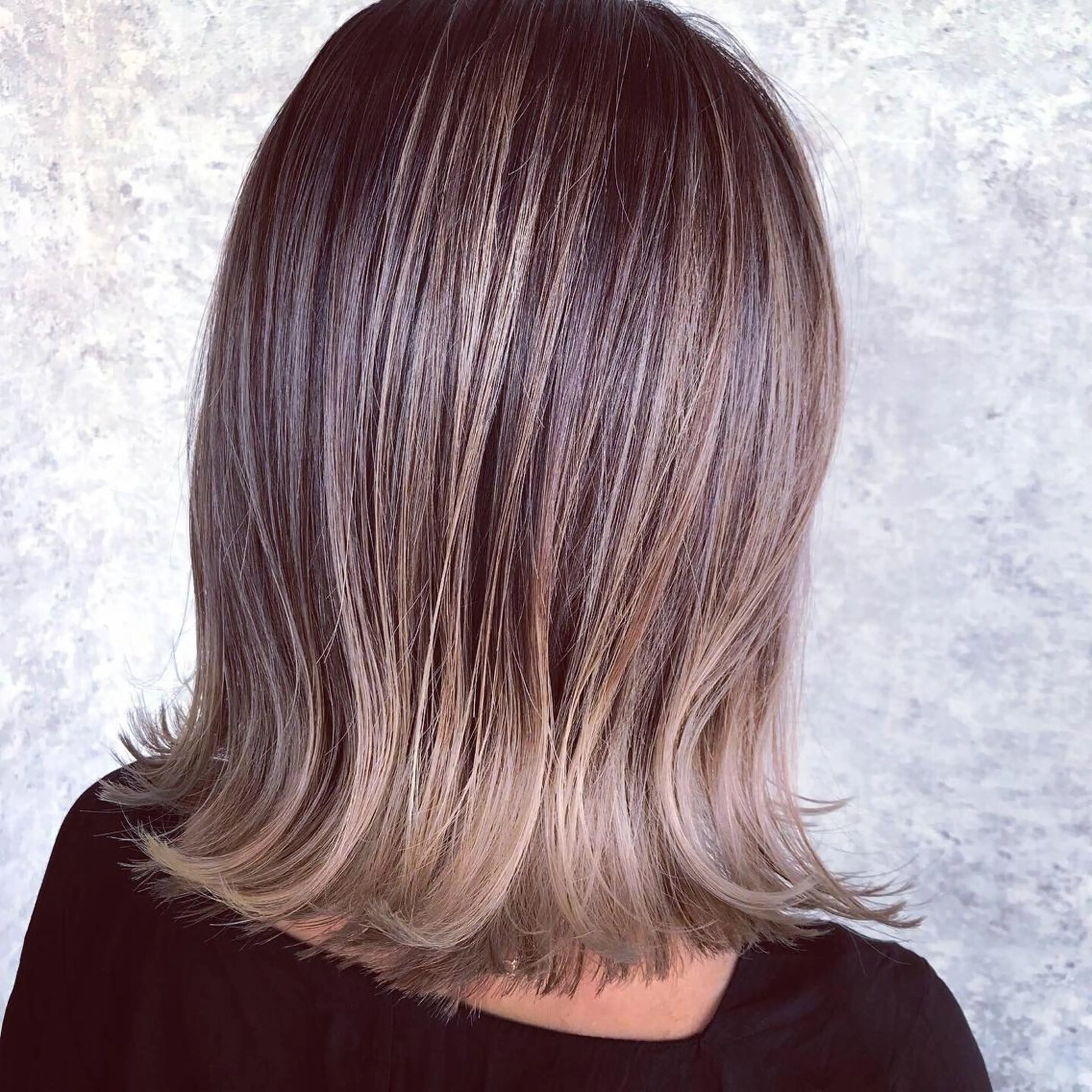 ミディアム カラー ヘアアレンジ ネイル バレイヤージュ ベージュカラー ピンクカラー ピンクベージュ ボブ ヘアカラー トリートメント 【earth】オガタ 🫧髪質改善縮毛🫧のヘアスタイル