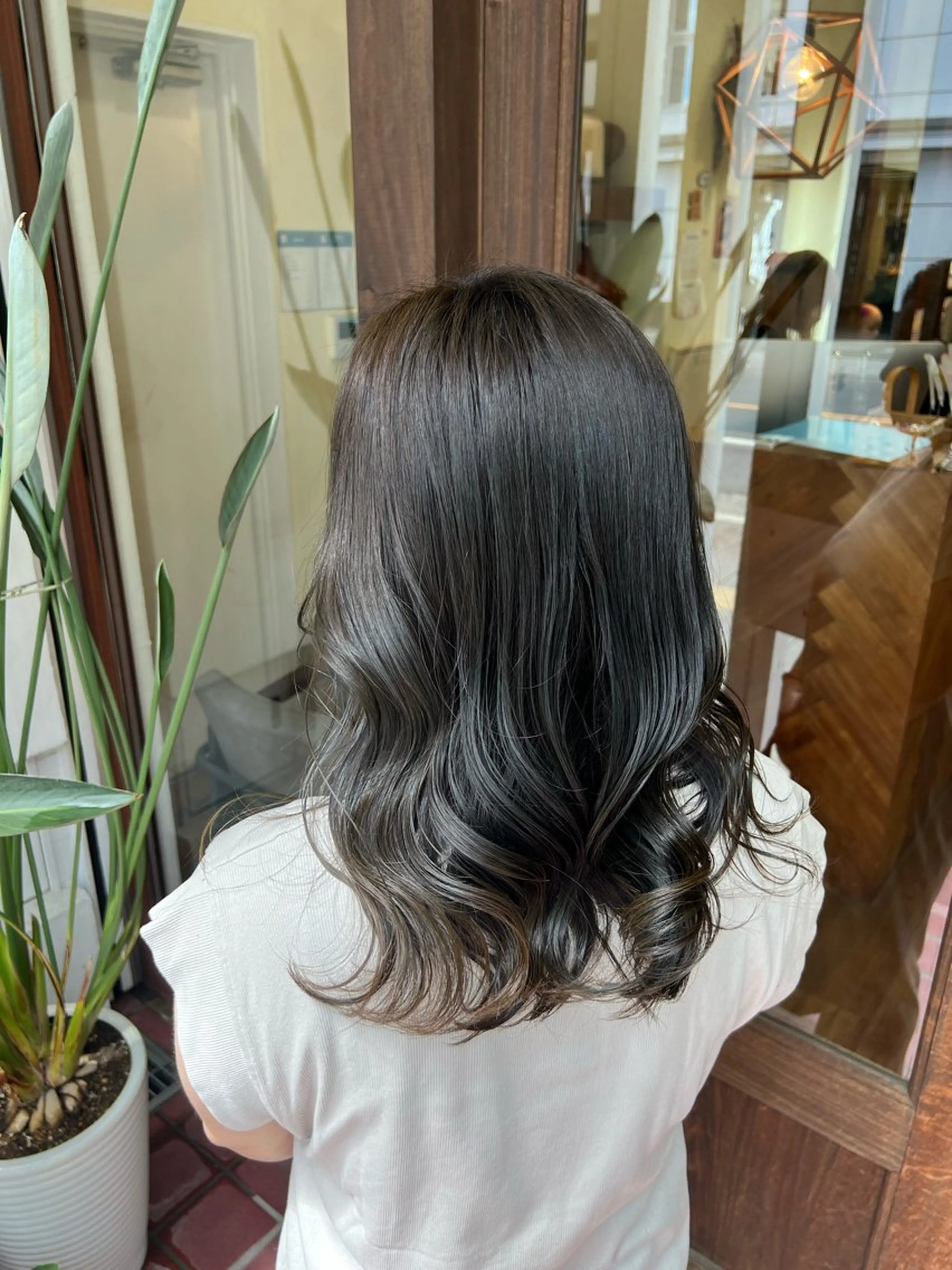 ロング カラー トリートメント ヘアカラー トリートメント ヘッドスパ ブリーチカラー🦖 岡部木乃夏のヘアスタイル