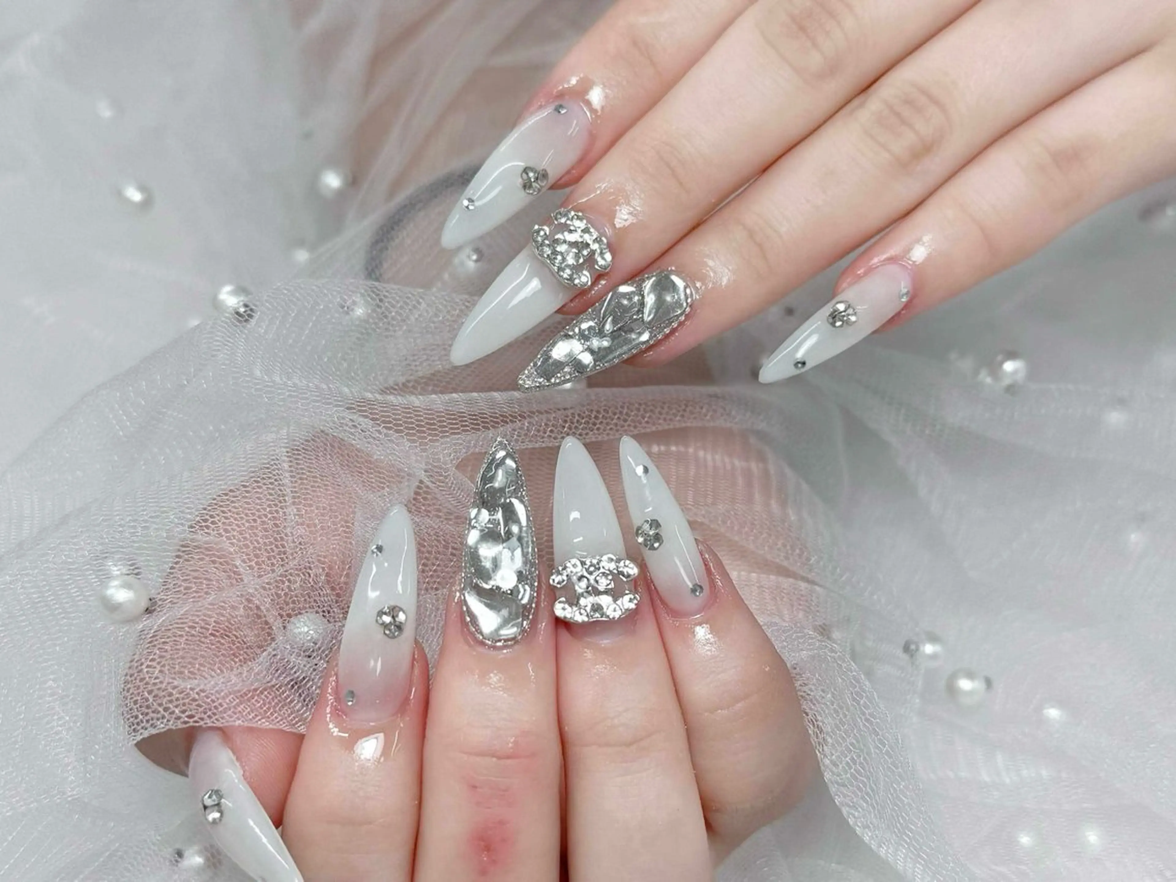 ネイル ハンドネイル ハンドケア Nova Nail Nambaのネイルデザイン