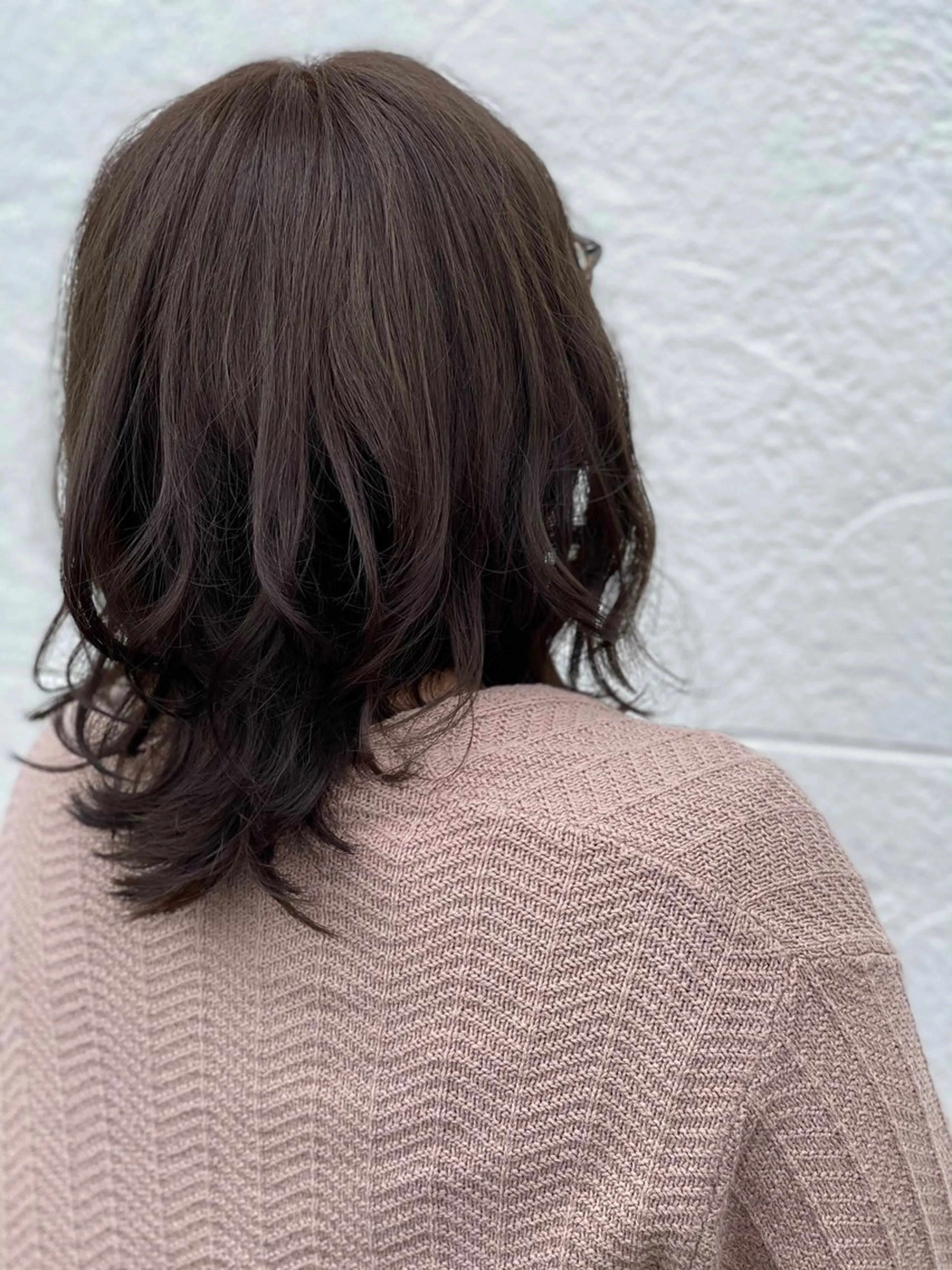 セミロング 新宅 綾乃のヘアスタイル