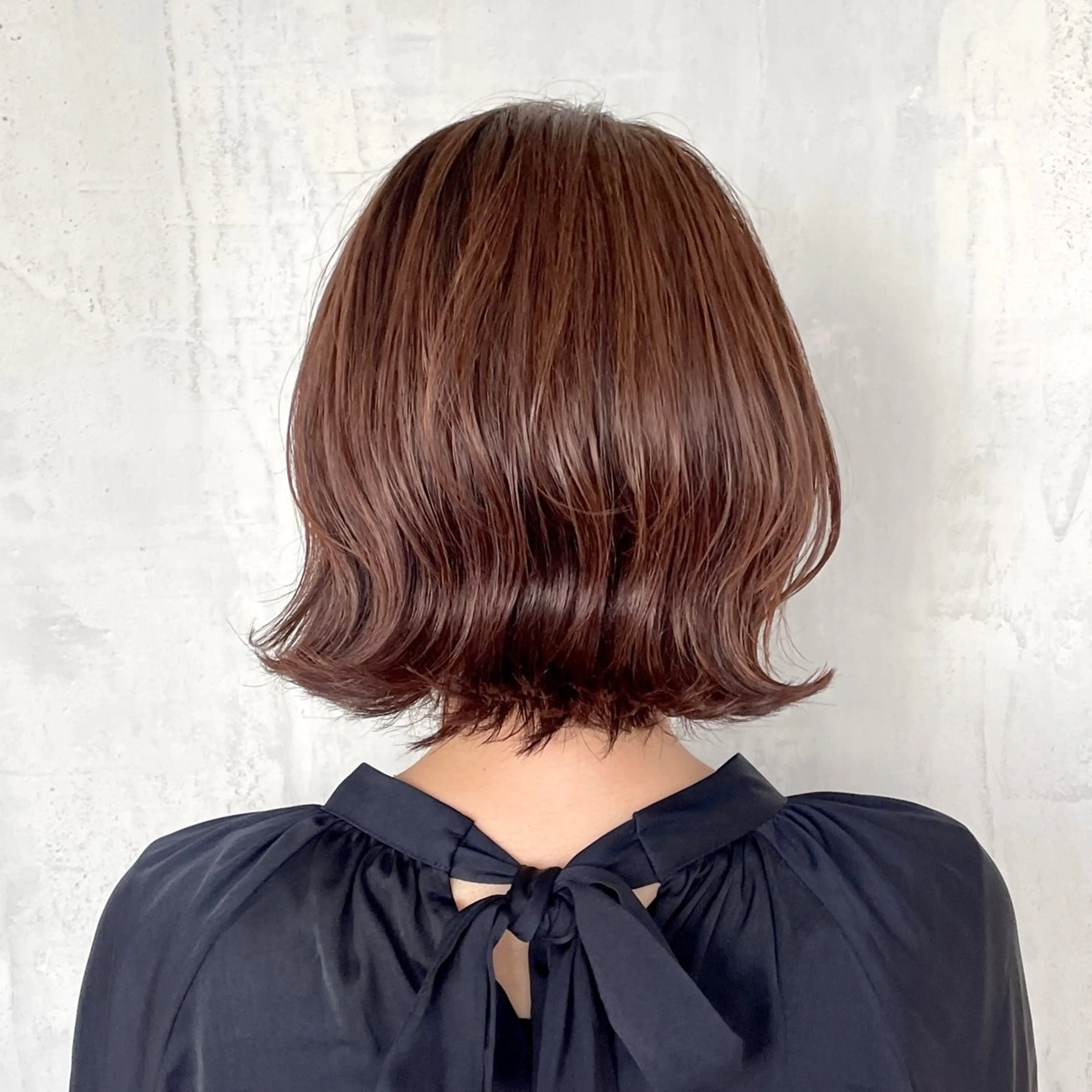ミディアム カラー ハイライトカラー ボブ くびれヘア ハイライト 外ハネヘア ヘアカラー トリートメント DX SHARE SALON所属・ツヤ感白髪ぼかし KEIKOのヘアスタイル