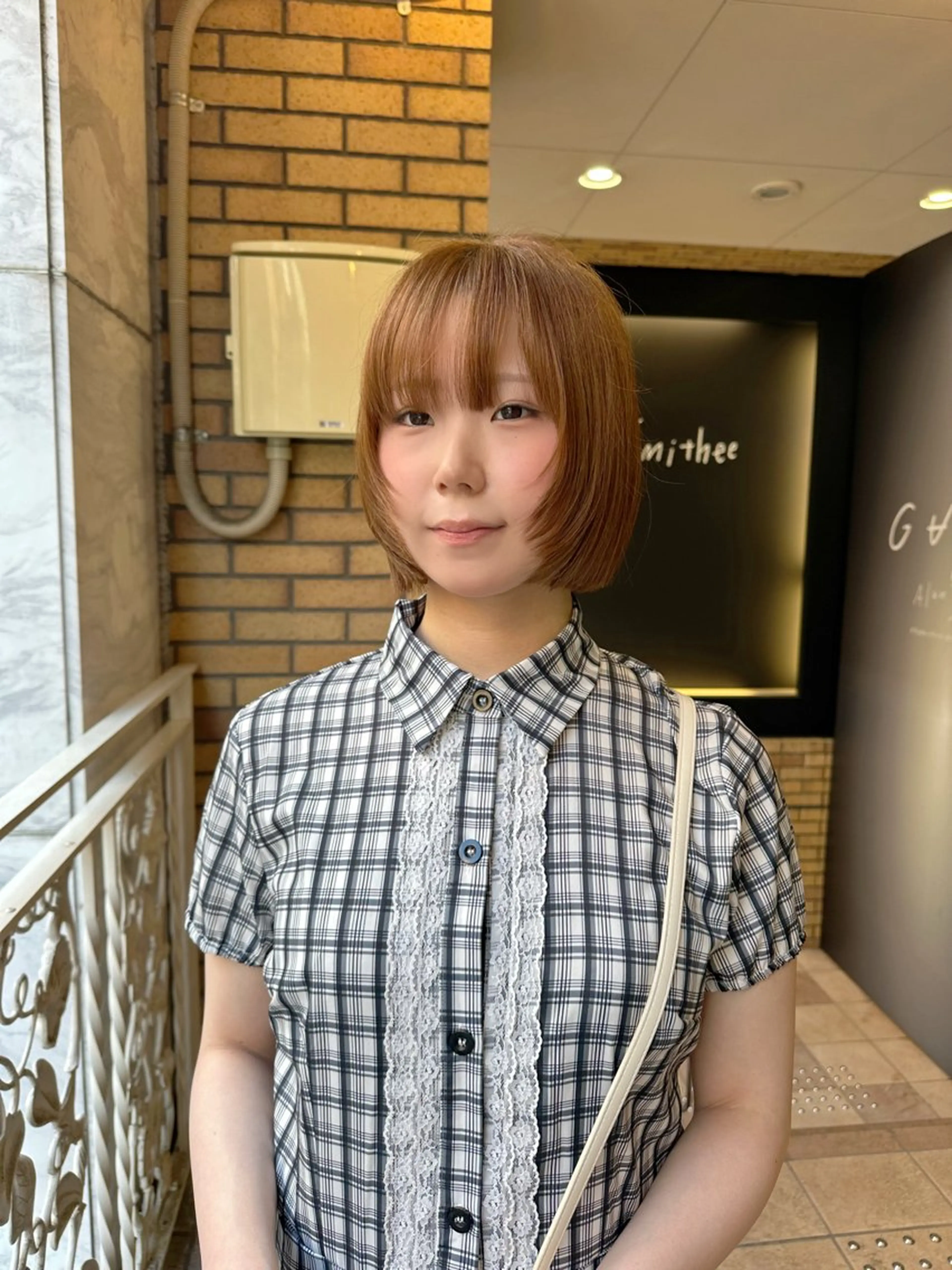 ミディアム ケアカラー ボブ 髪質改善 韓国風ヘア レイヤーカット カット トリートメント 艶髪カラー/レイヤ ー支持No.1renのヘアスタイル