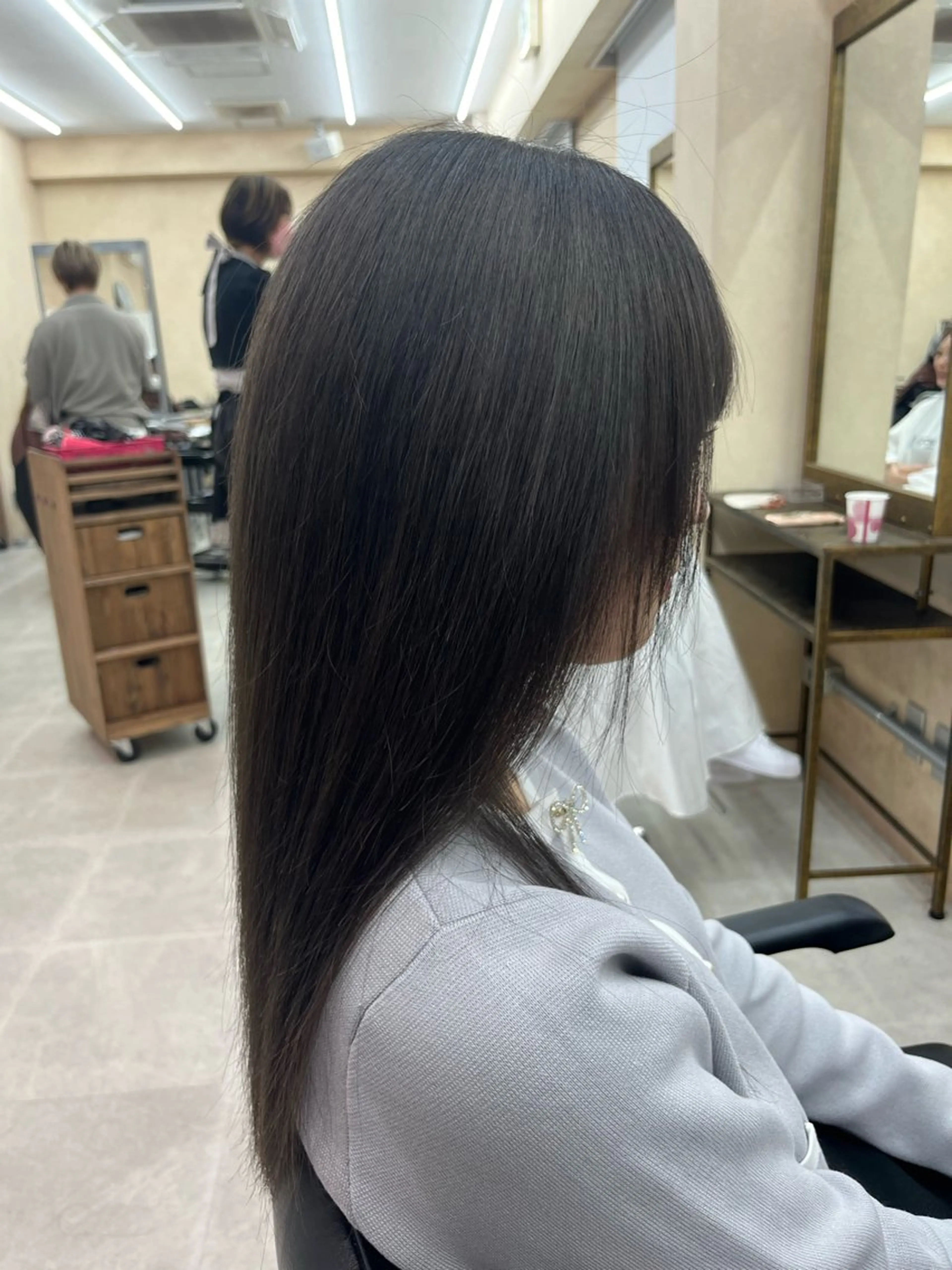 セミロング TRIERA 増川のヘアスタイル