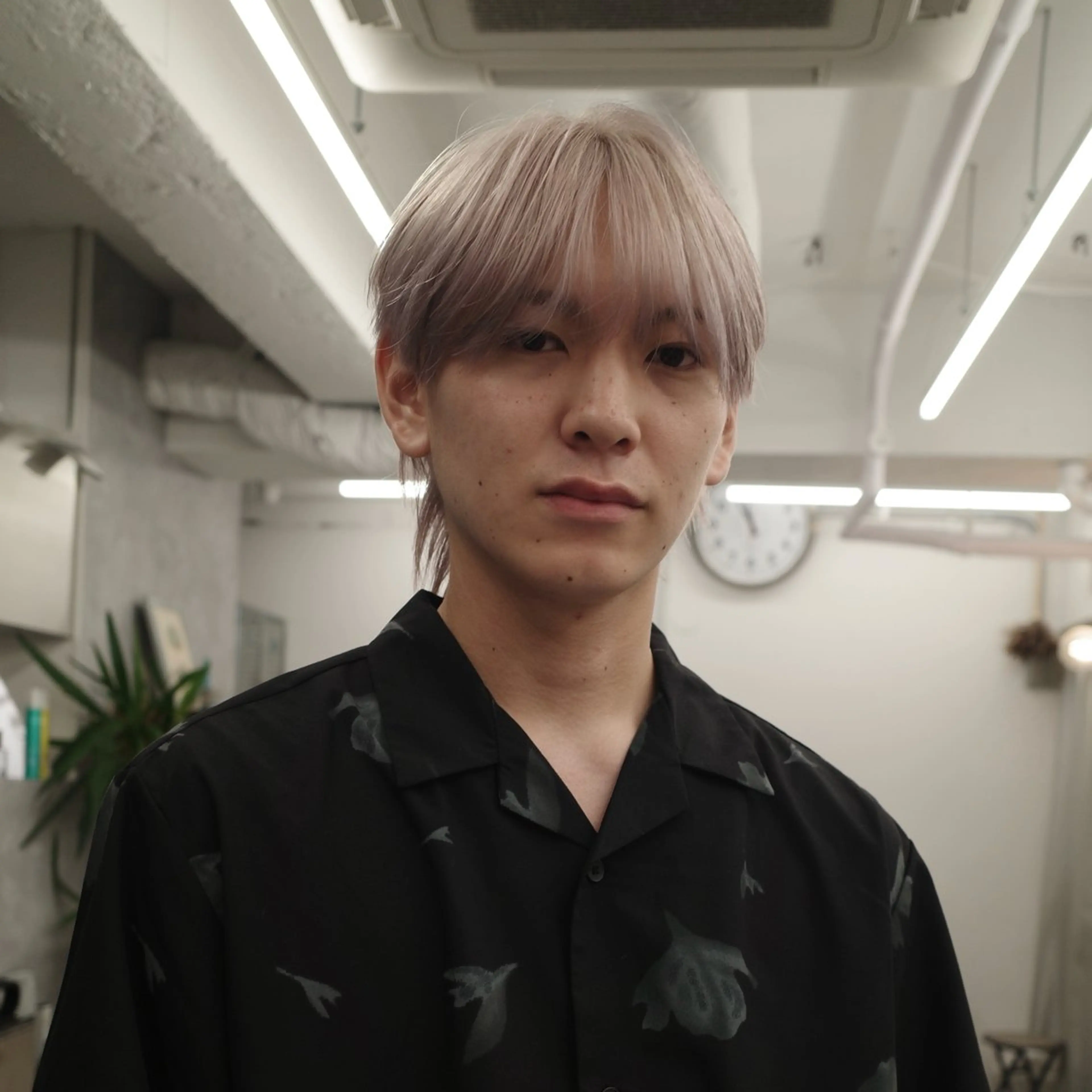 カラー メンズ ヘアカラー メンズミルクティー 特化／ハイトーンのヘアスタイル