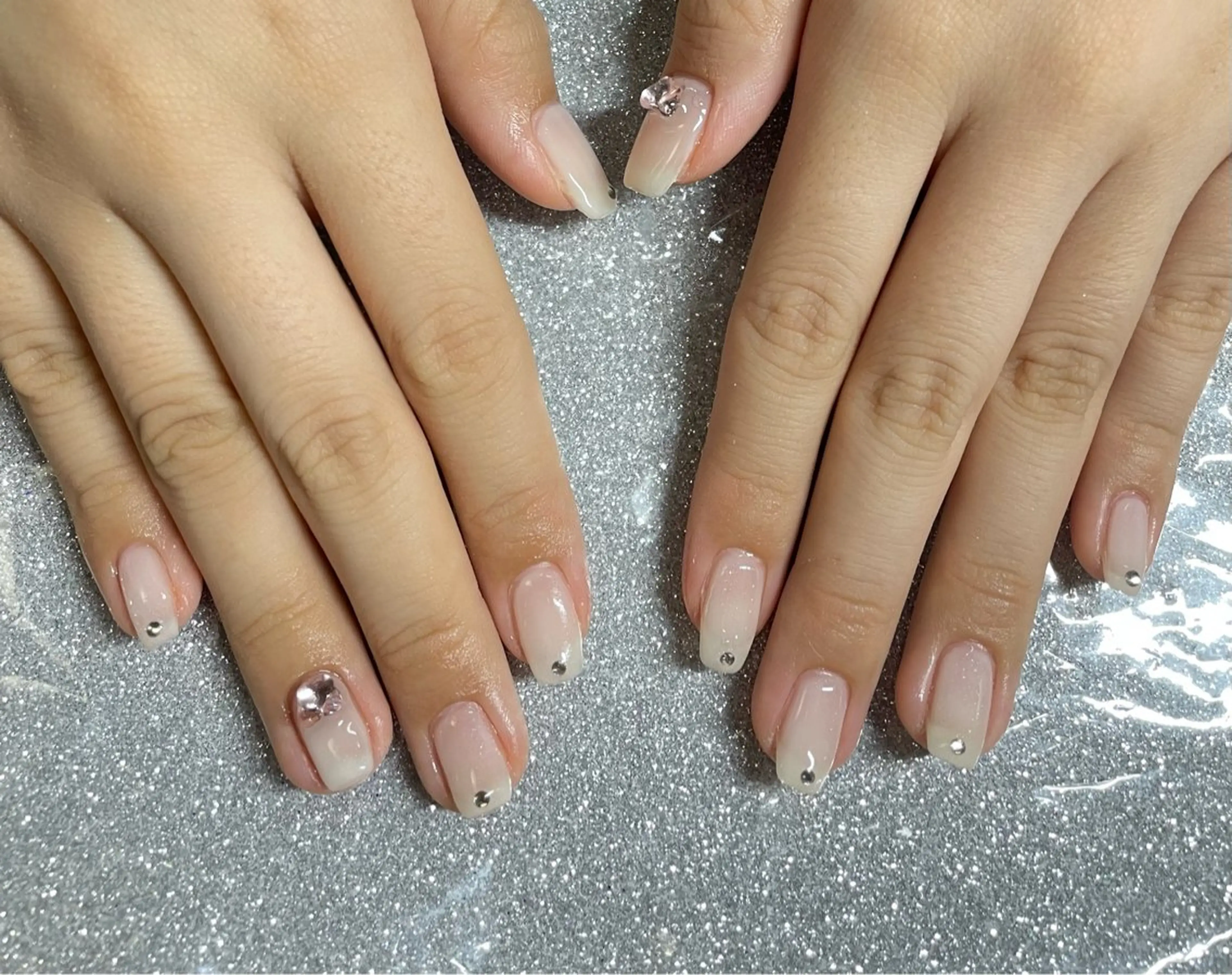 ネイル ハンドネイル VIERU 🌈🎀💖のネイルデザイン