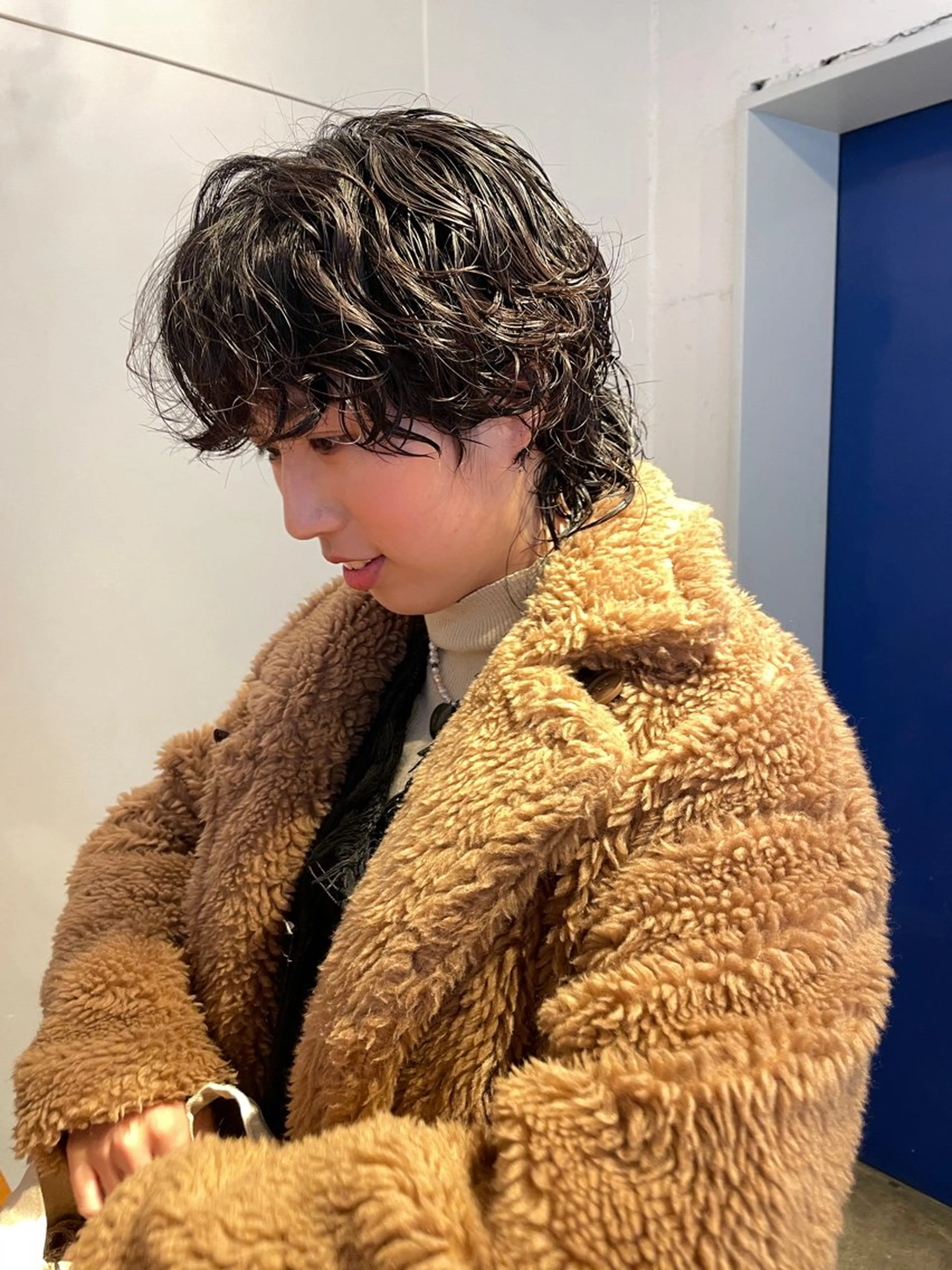 ミディアム カラー パーマ カット ヘアカラー パーマ トリートメント レイヤー／似合わせ TAKUYAのヘアスタイル