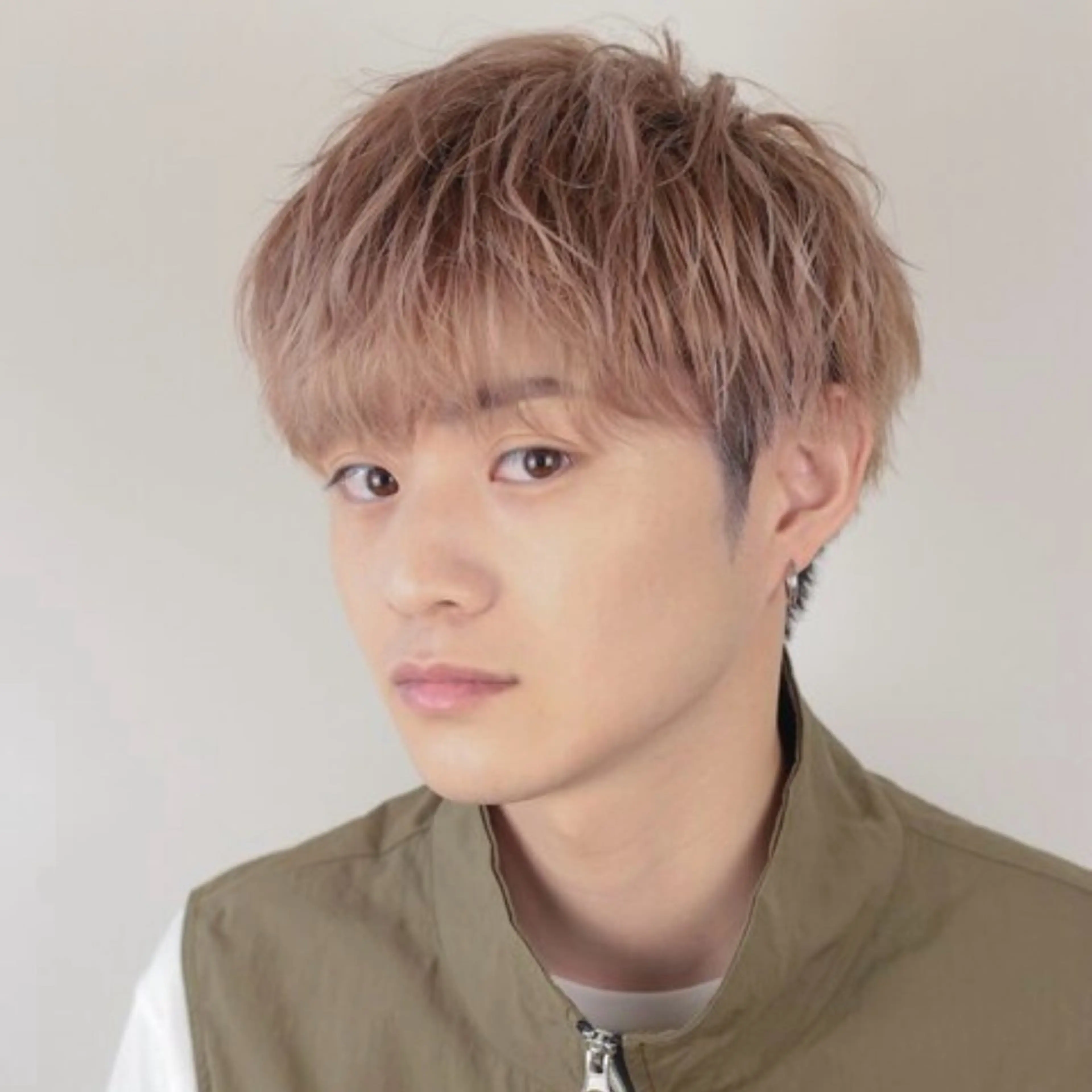 メンズ カット ヘアカラー トリートメント 似合わせショート/ ハイライト/我如古のヘアスタイル