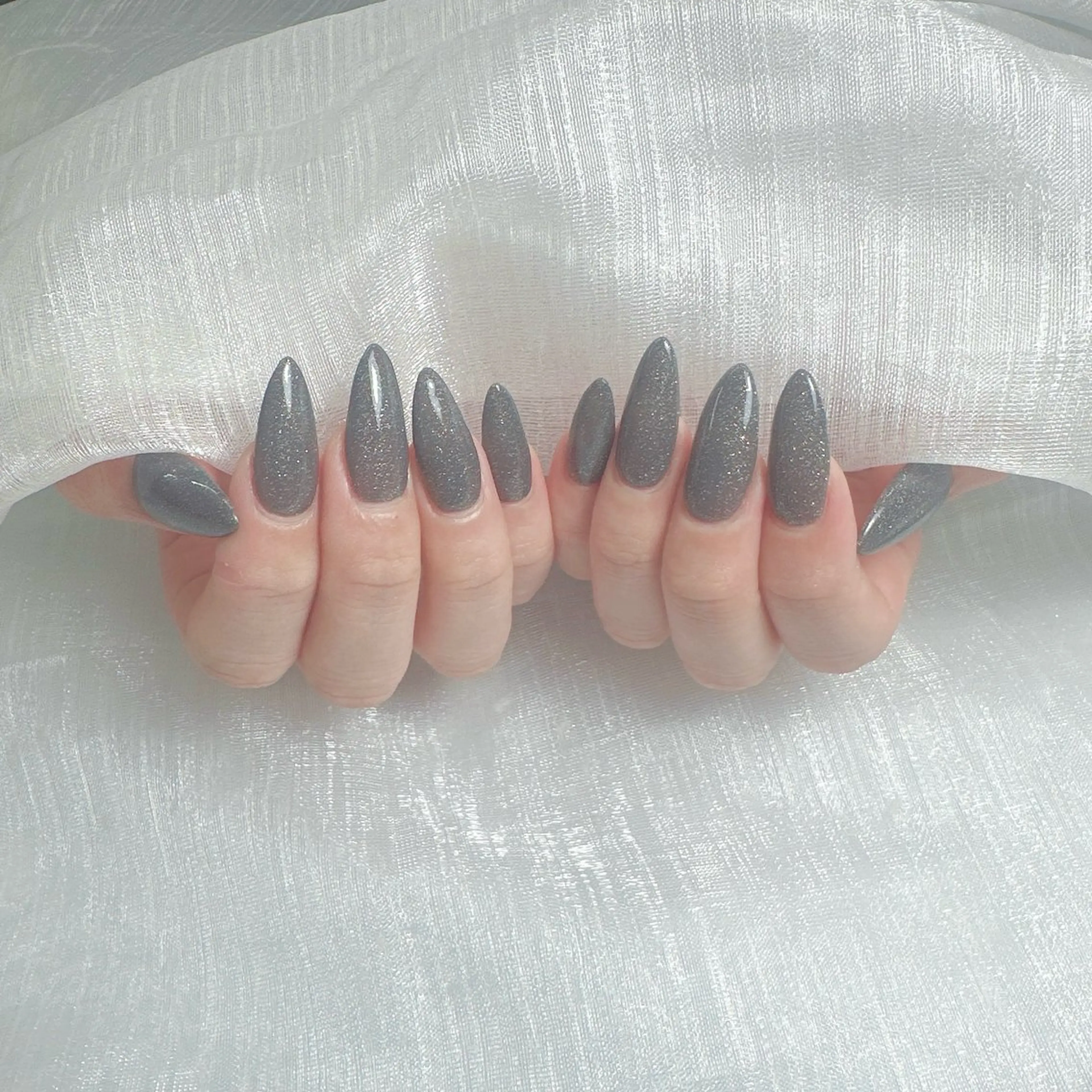 ネイル アートネイル ジェルネイル グラデーション キラキラネイル ラメ(グリッター) ハンドネイル Viola Nailsalon所属・Viola. 優花のネイルデザイン
