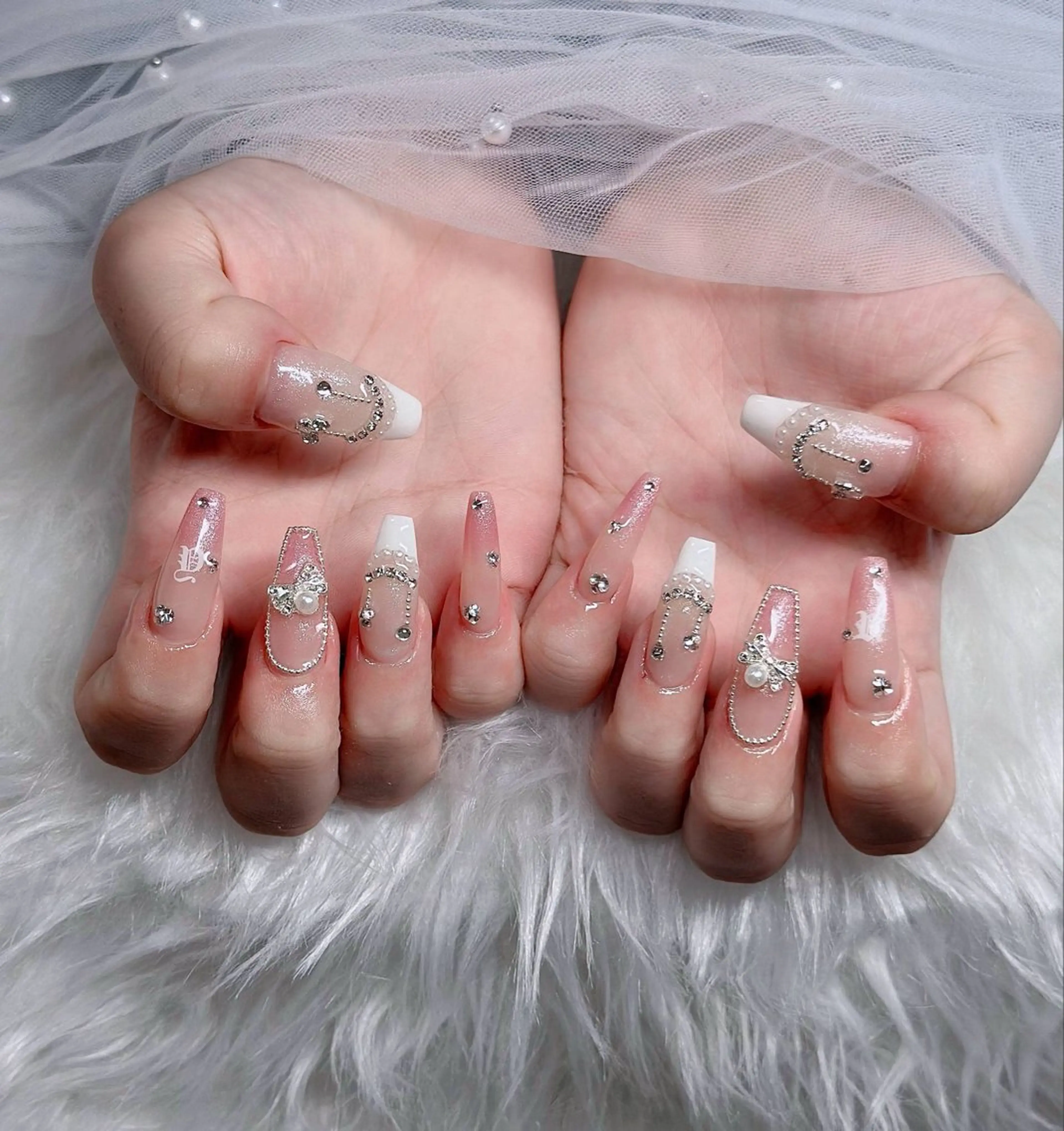 ネイル フレンチネイル ジェルネイル ガラスフレンチ ハロウィン ハート ハンドネイル H.baby Nail Salonのネイルデザイン