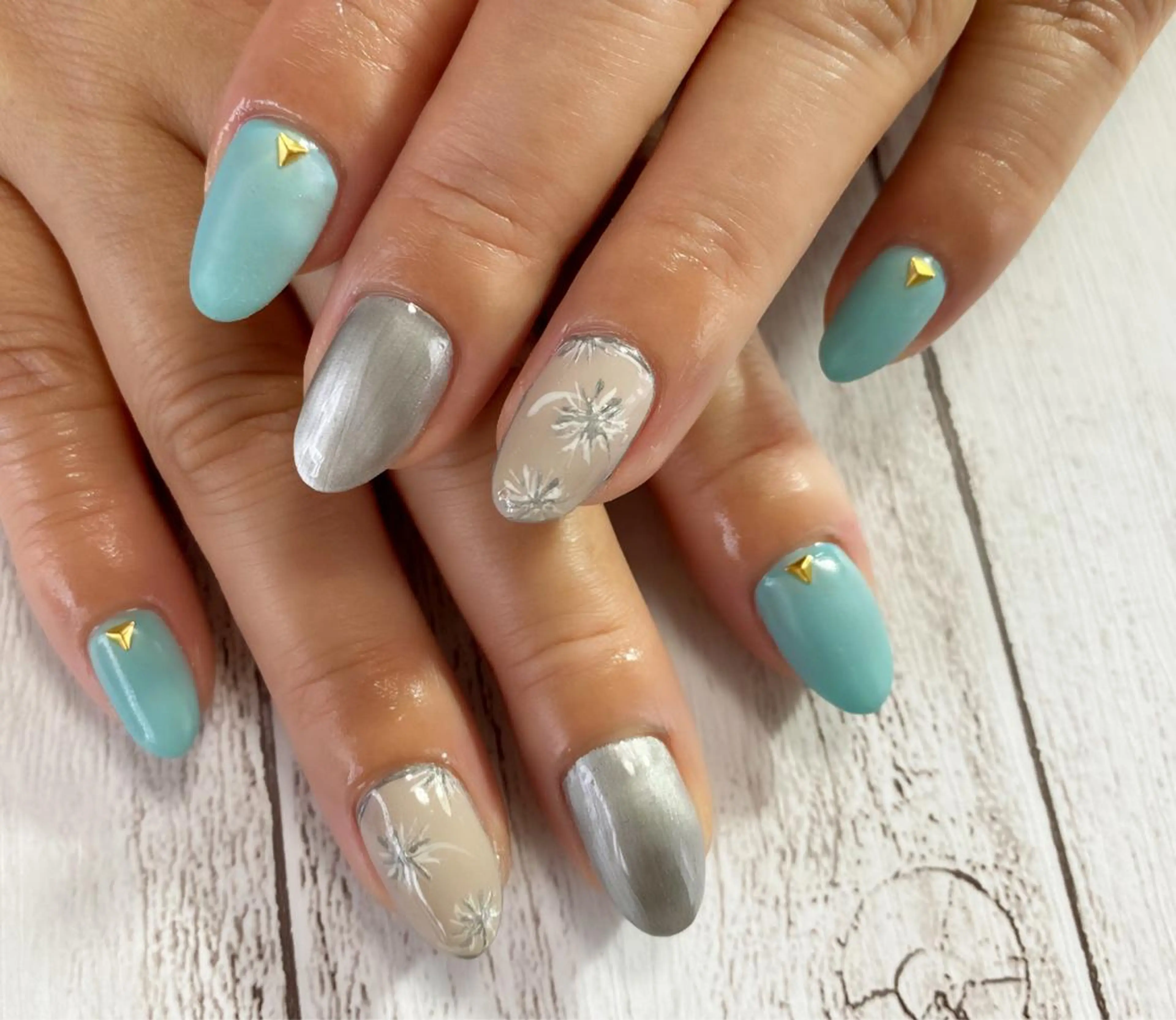 ネイル ハンドネイル NAIL Nutsのネイルデザイン