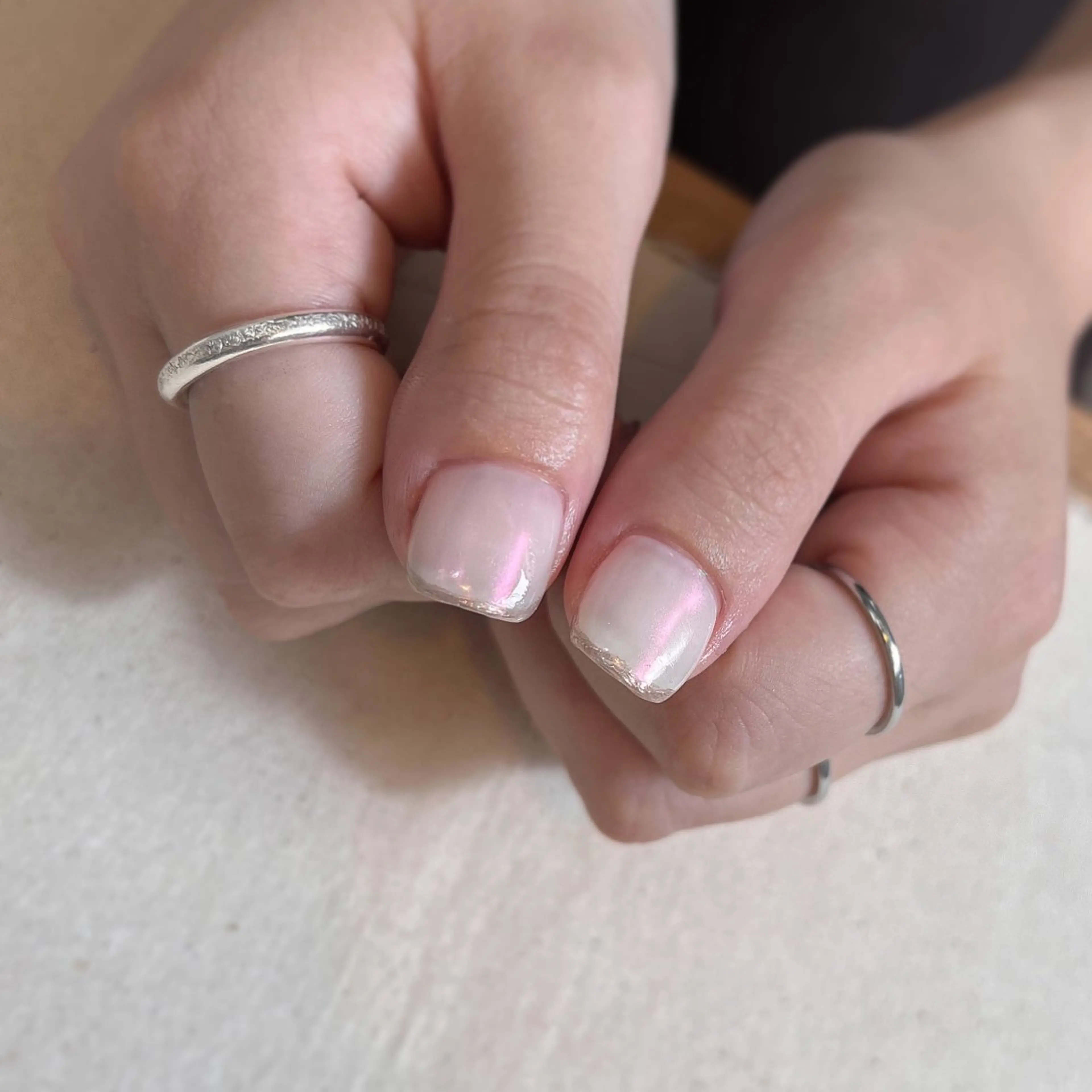 ネイル オーロラネイル フレンチネイル ミラーネイル シンプルネイル ホワイト pointillé .ayaのネイルデザイン