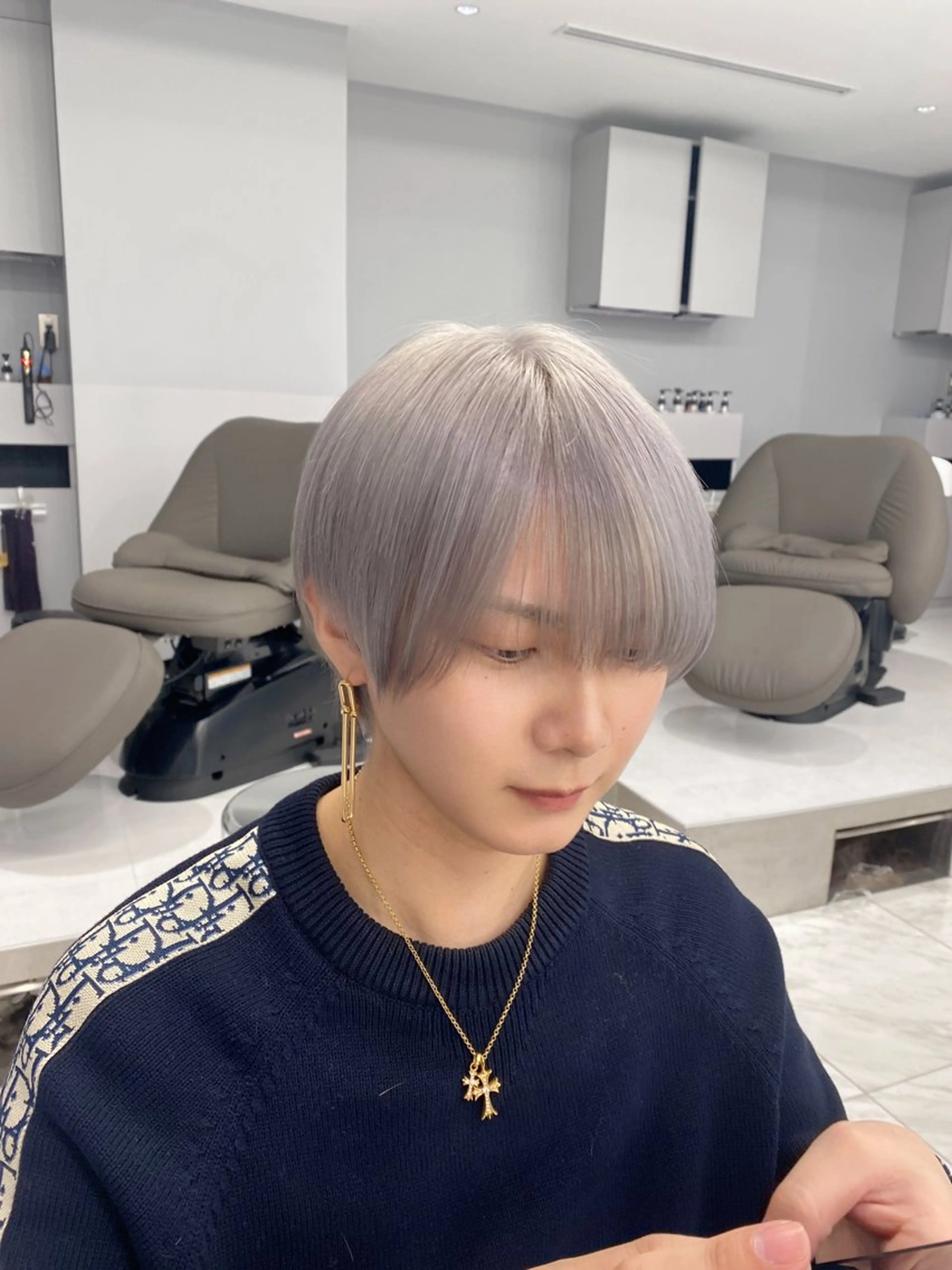 ショート カラー メンズ メンズブリーチ アッシュ ブリーチ シルバー シルバーアッシュ カット ヘアカラー トリートメント 新宿メンズ特化 🥇店長JUKIYAのヘアスタイル