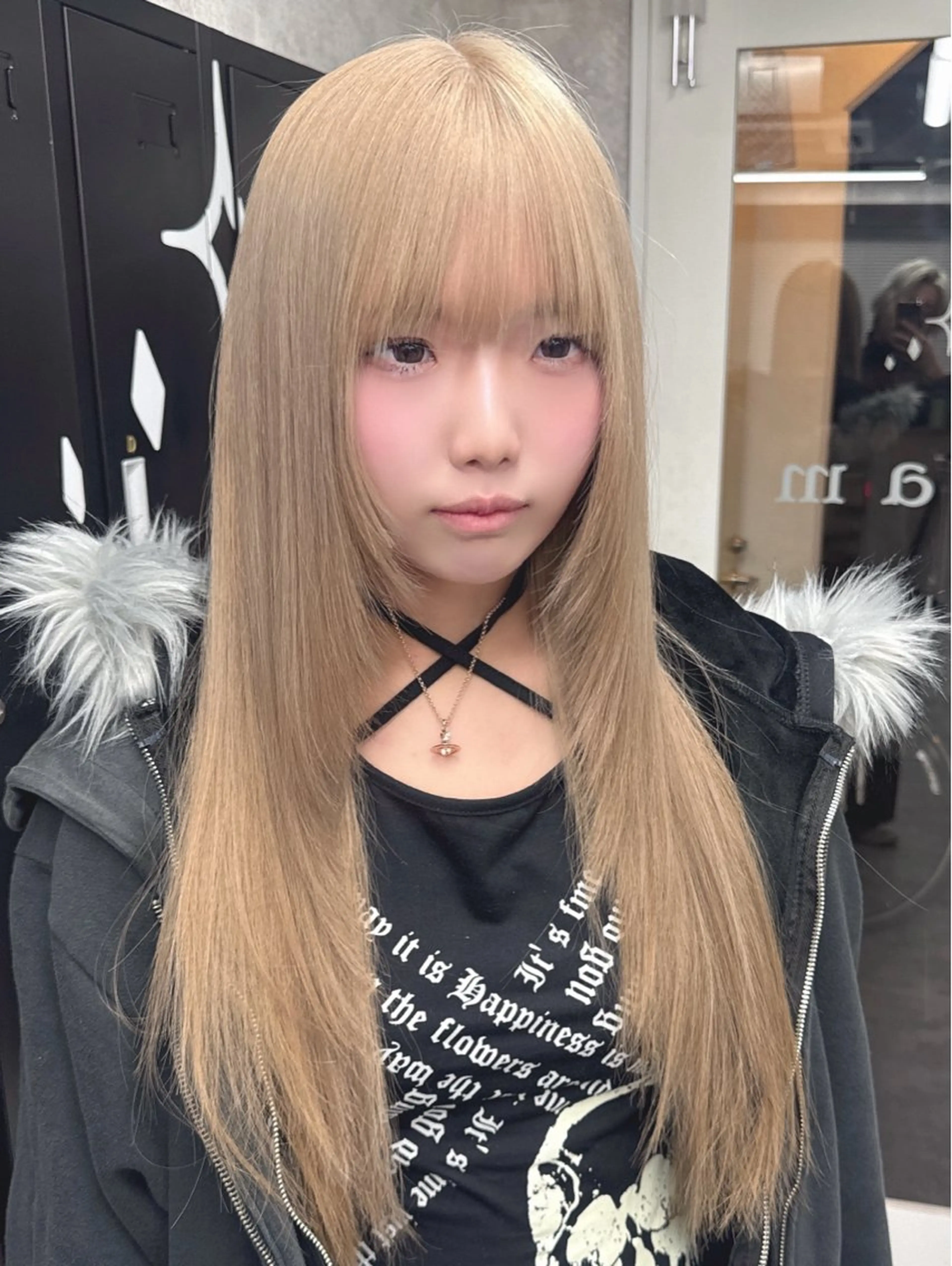 ロング カラー カット ヘアカラー トリートメント ハイトーン×韓国ヘア 💍tiam💍のヘアスタイル