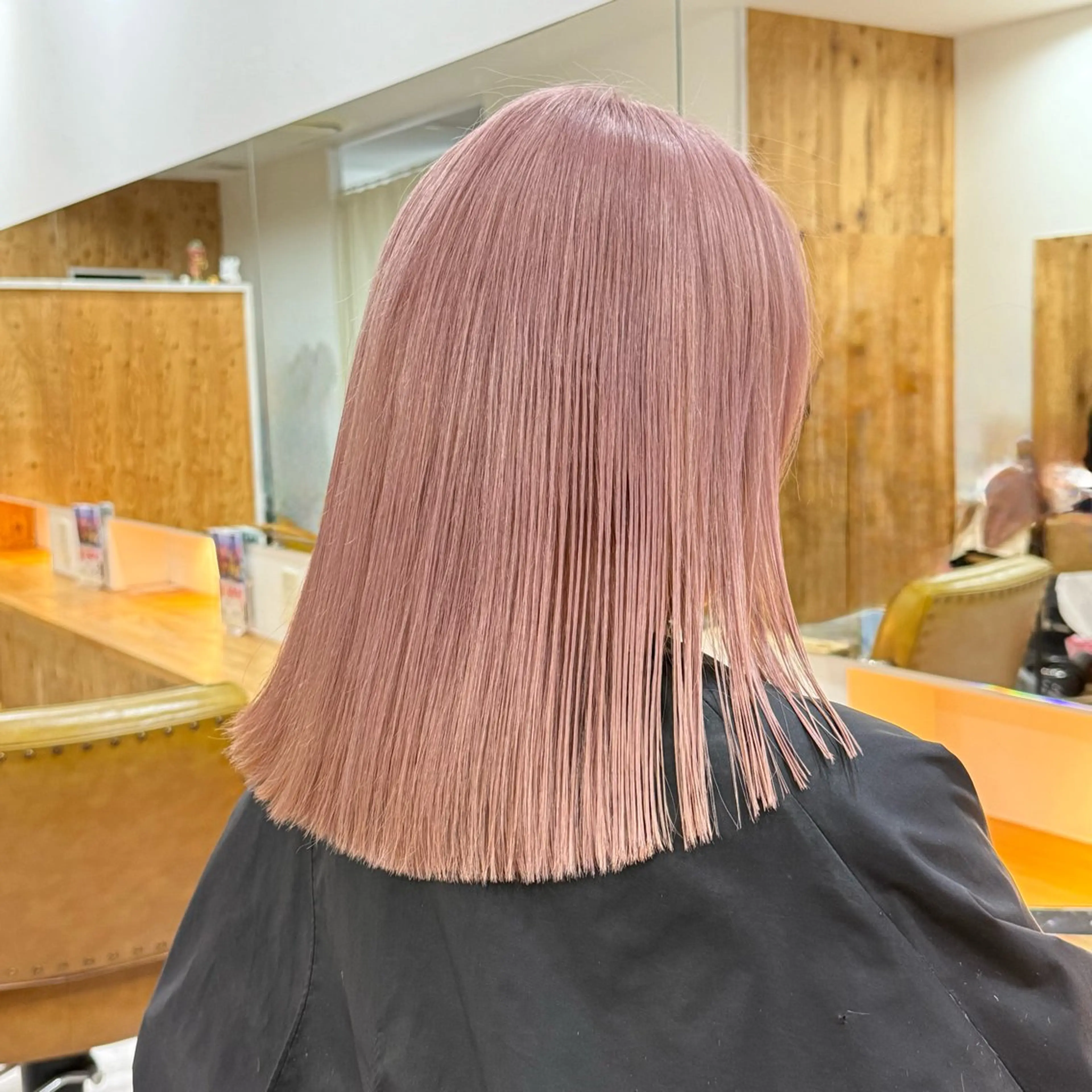 カラー ピンクカラー ホワイトピンク ヘアカラー ブリーチカラー よねだまことのヘアスタイル
