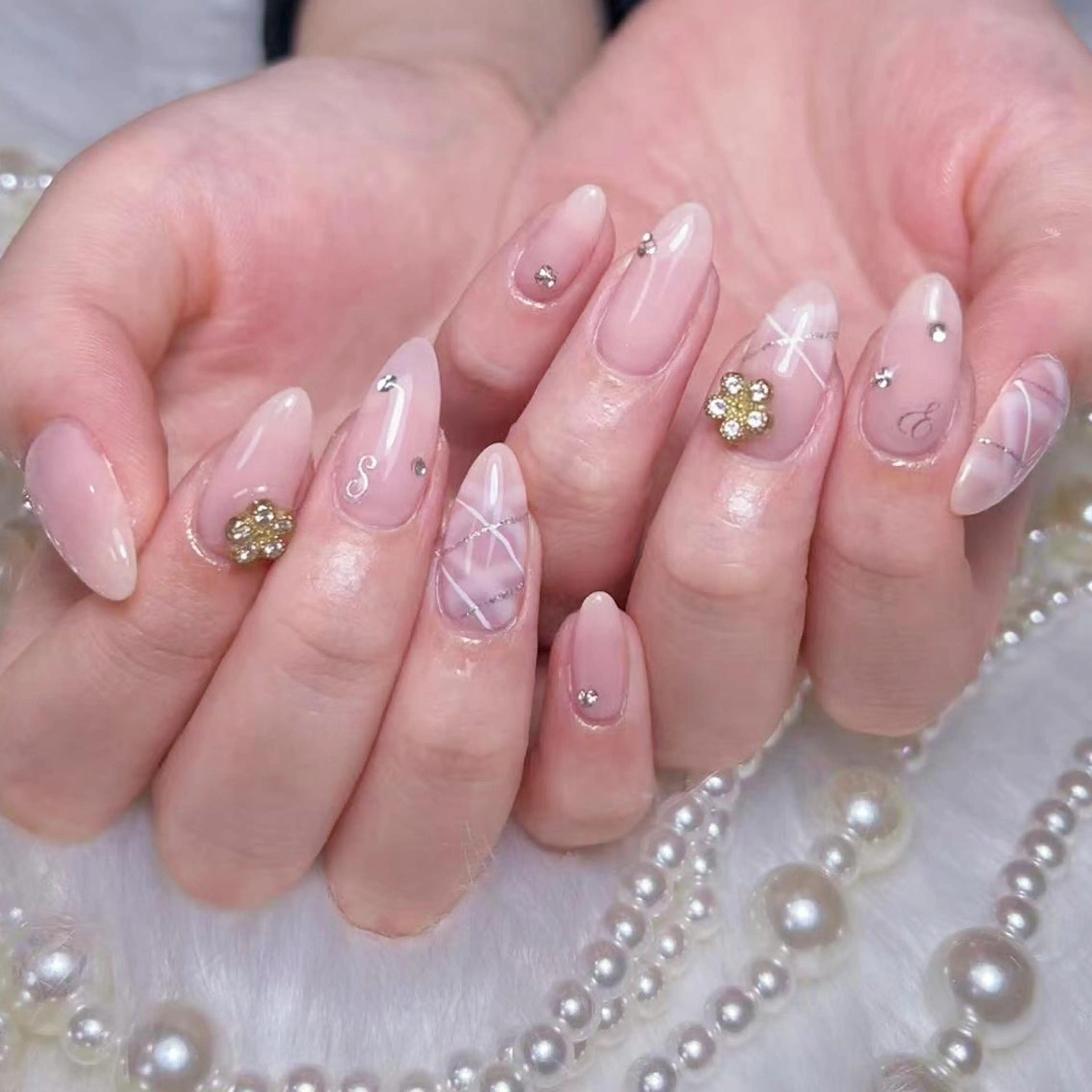 ネイル アートネイル オーロラネイル フラッシュネイル ガーリー キラキラネイル ハンドネイル DIAMOND NailStudioのネイルデザイン