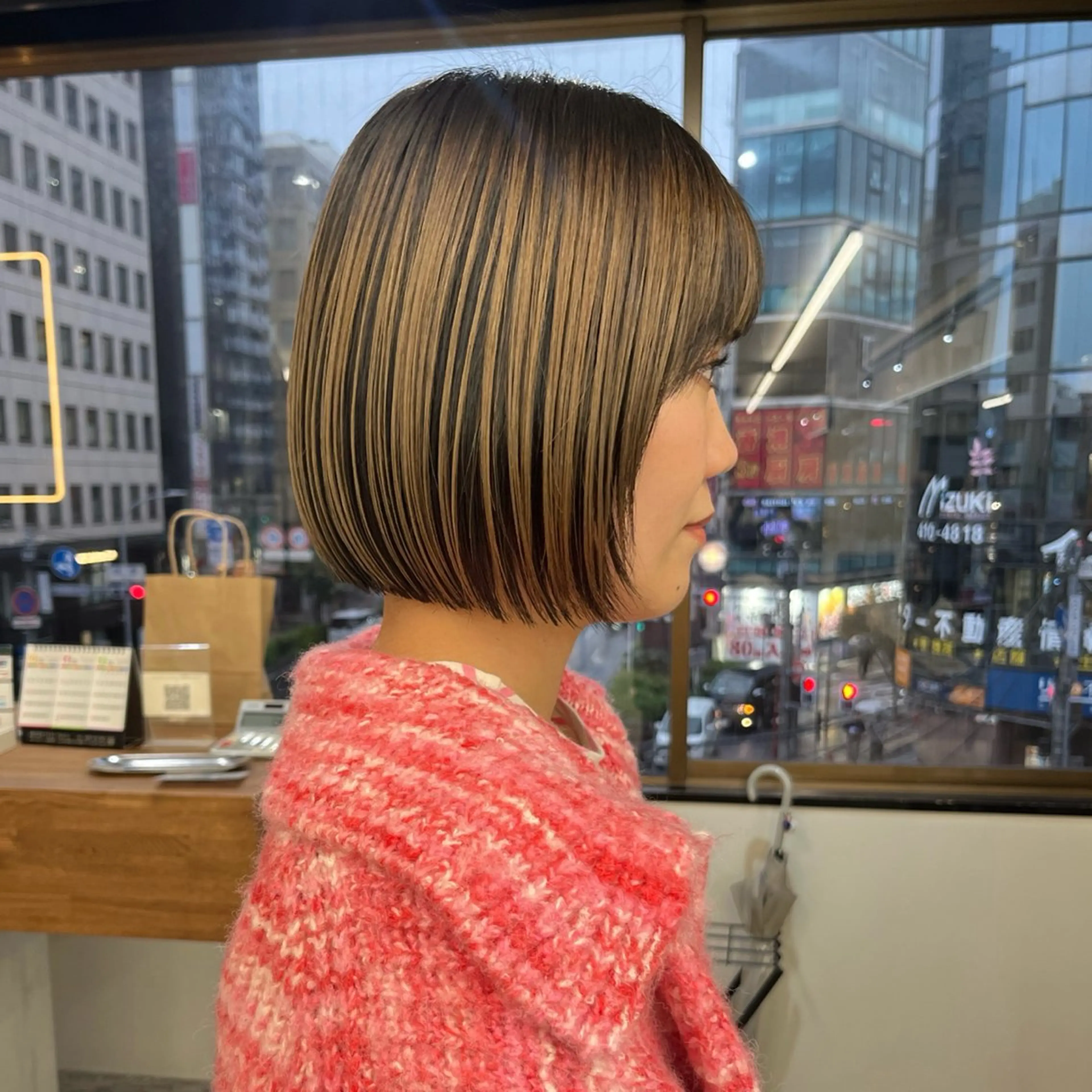 ショート カラー ブリーチ ブリーチなしカラー ボブ 髪質改善 レイヤーカット カット ヘアカラー トリートメント 朝がちょっと楽しくな るshort・bobのヘアスタイル