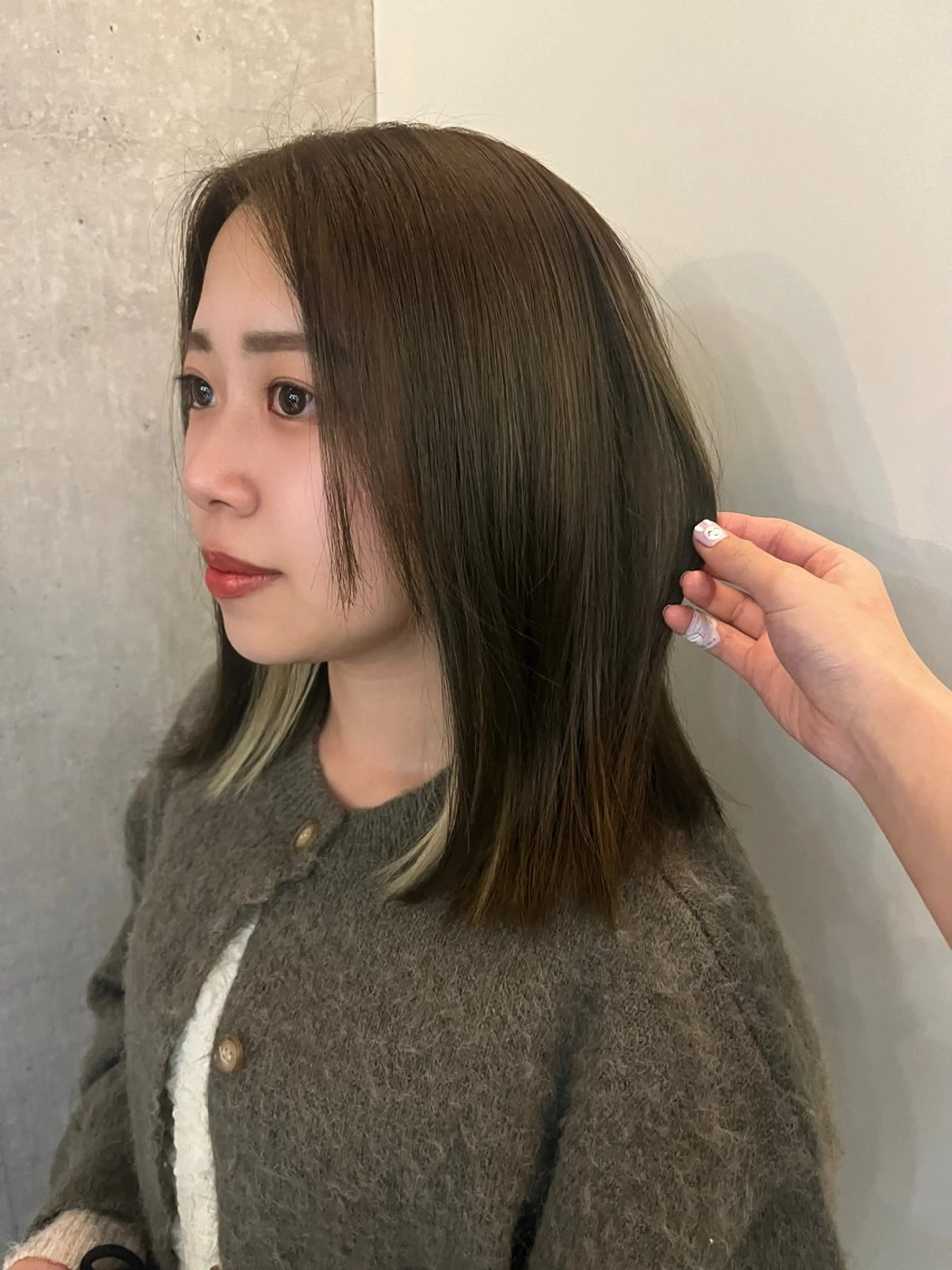 ショート カラー ブリーチ ダブルカラー オリーブカラー 韓国ヘア・ 艶カラーさおり💟のヘアスタイル