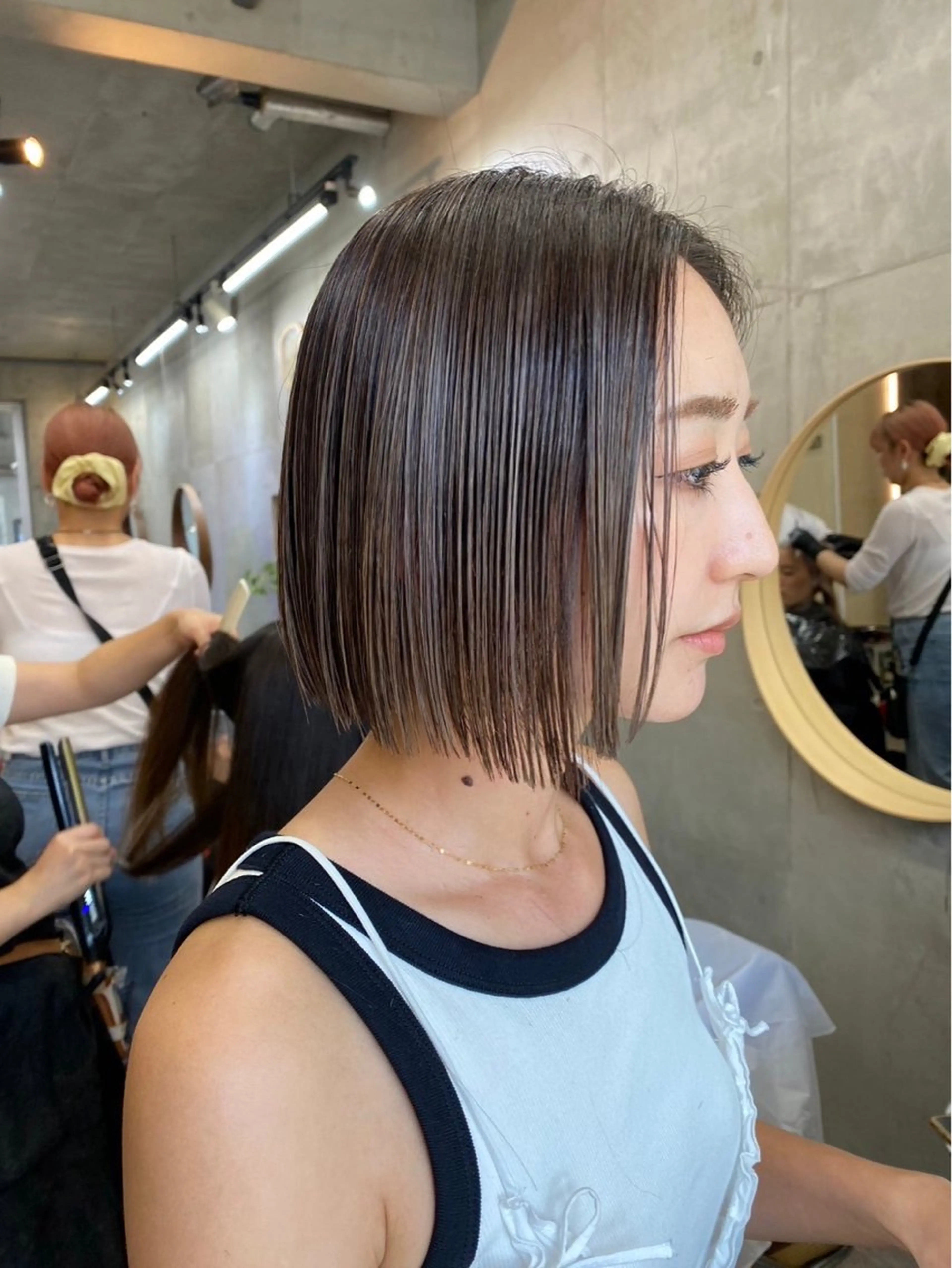 ショート 切りっぱなしボブ ボブ くびれヘア 髪質改善 レイヤーカット SALT WATER所属・南堀江ハイトーン ×カットMIKU🍒のヘアスタイル