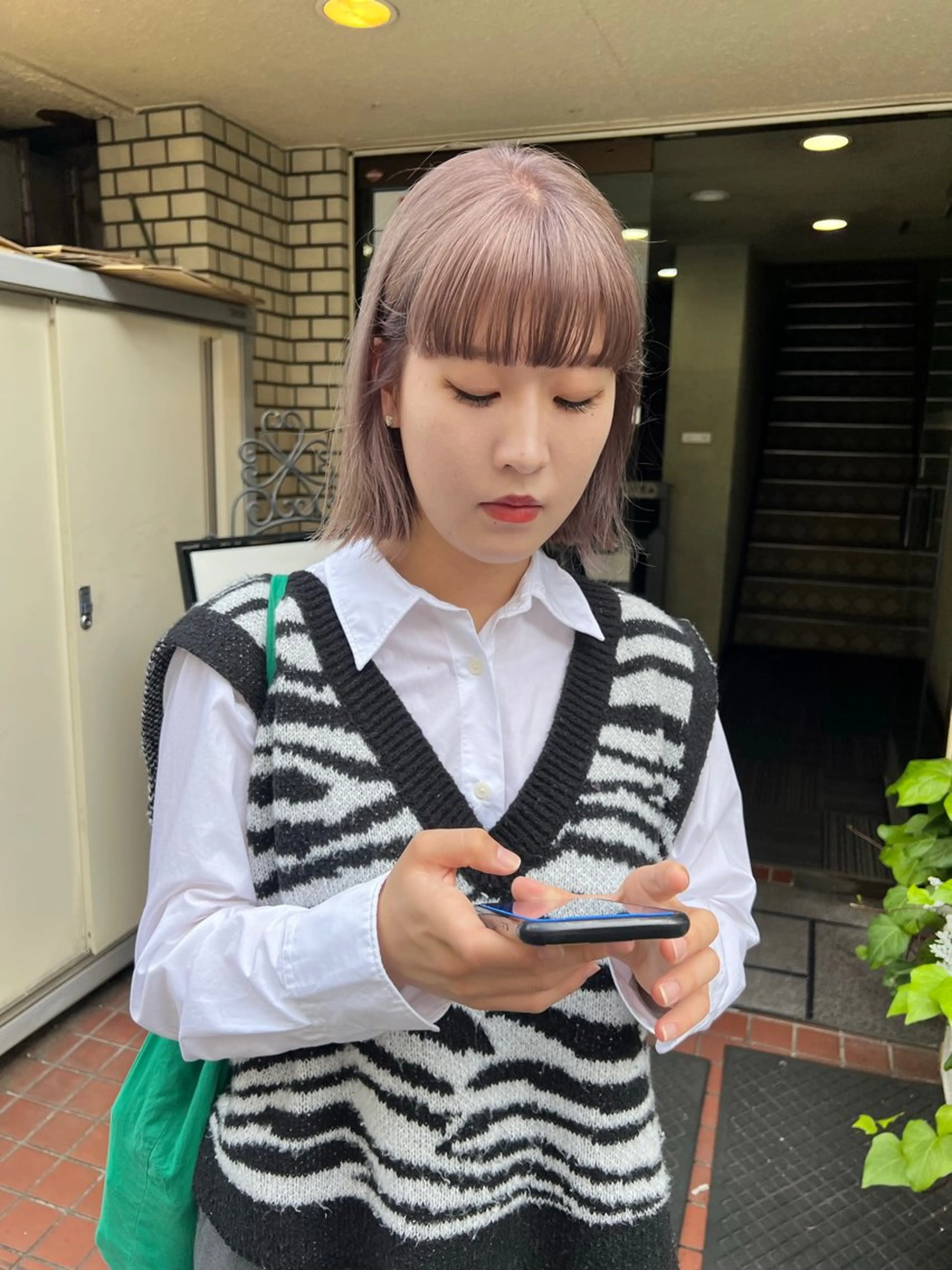 ミディアム カラー 韓国🇰🇷ブリーチ ブロンドminamiのヘアスタイル
