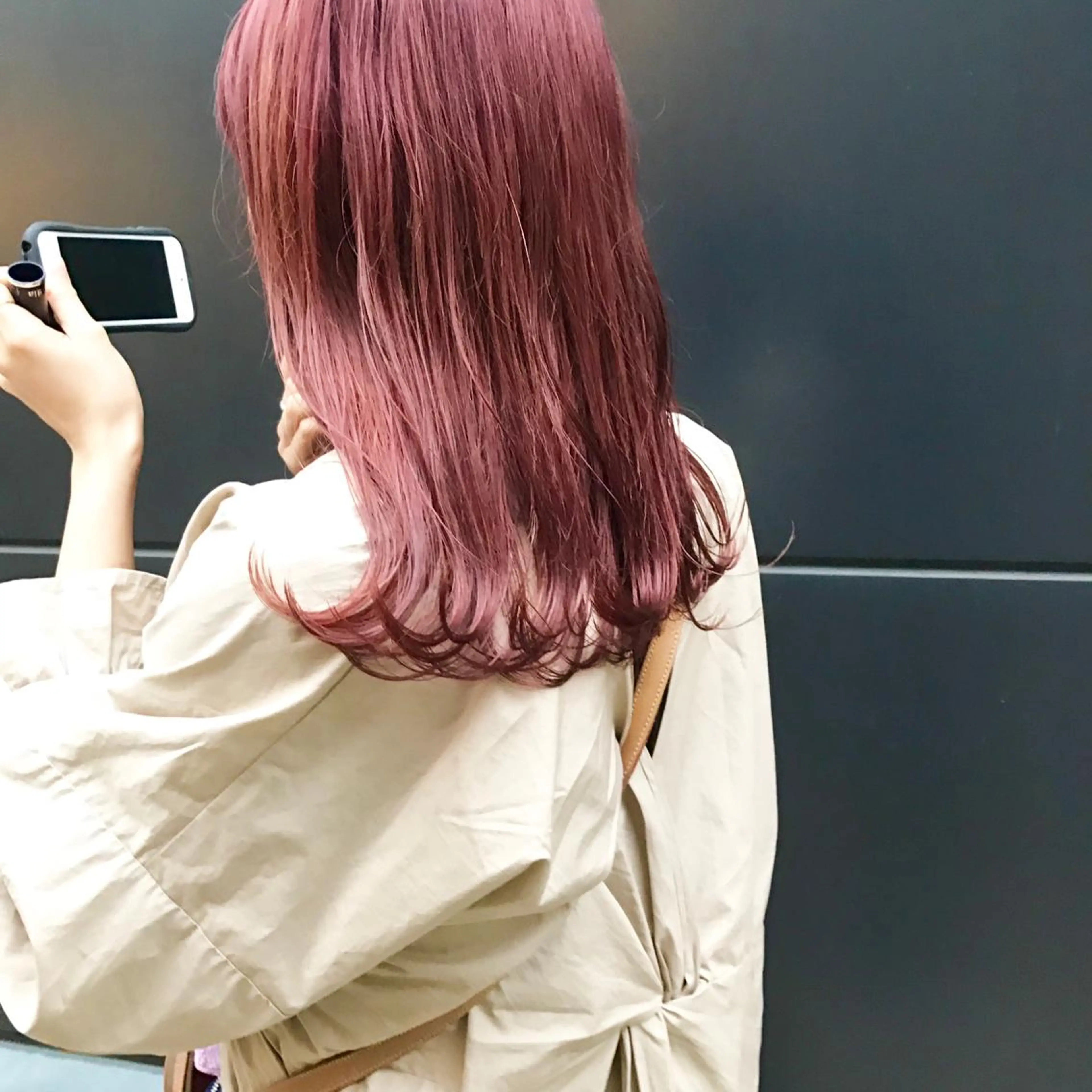 ミディアム カラー ブリーチ ピンクカラー ヤスドミ ケイスケのヘアスタイル