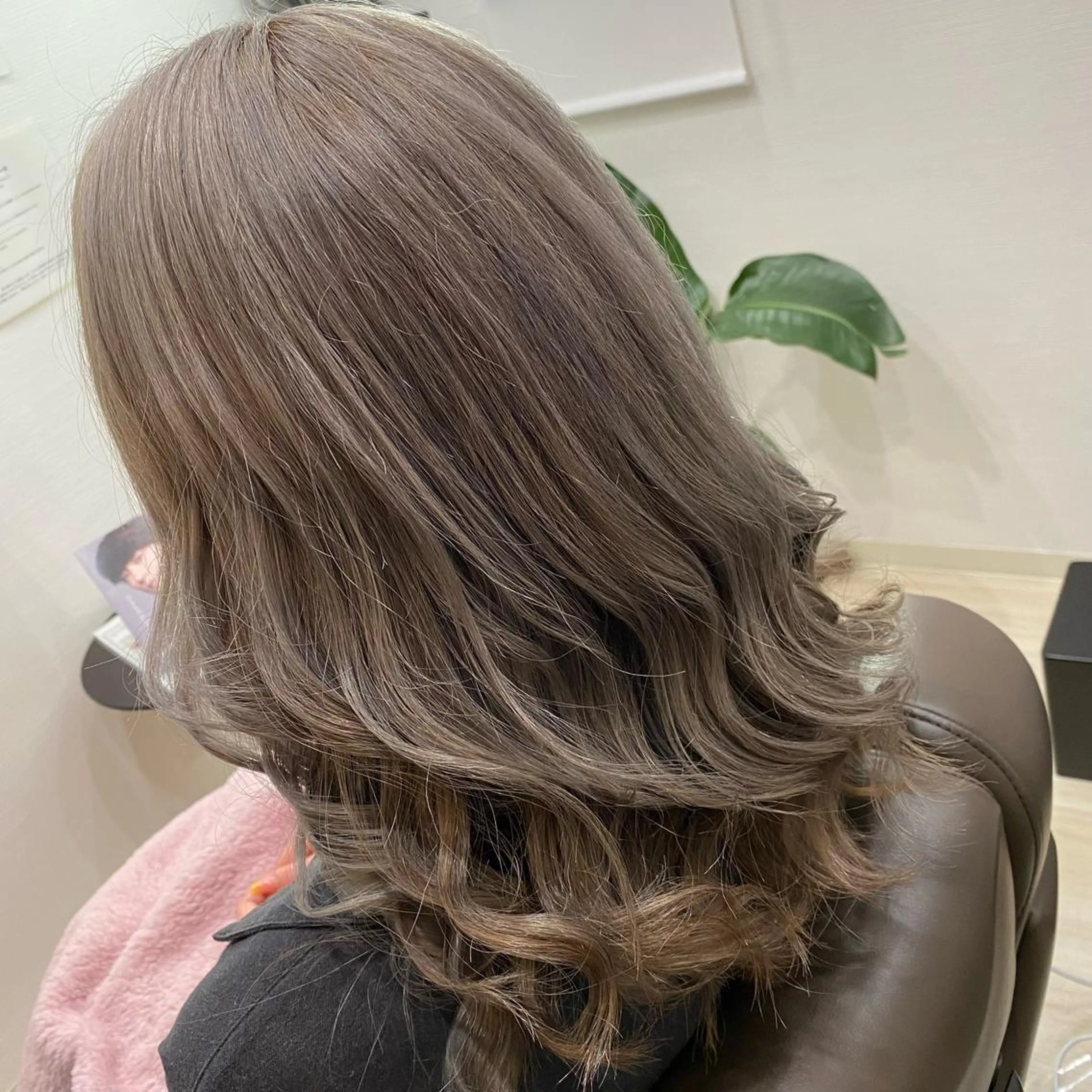 ロング カラー グレージュ RIRŪA所属・プルシールエクステ ちゃきのヘアスタイル