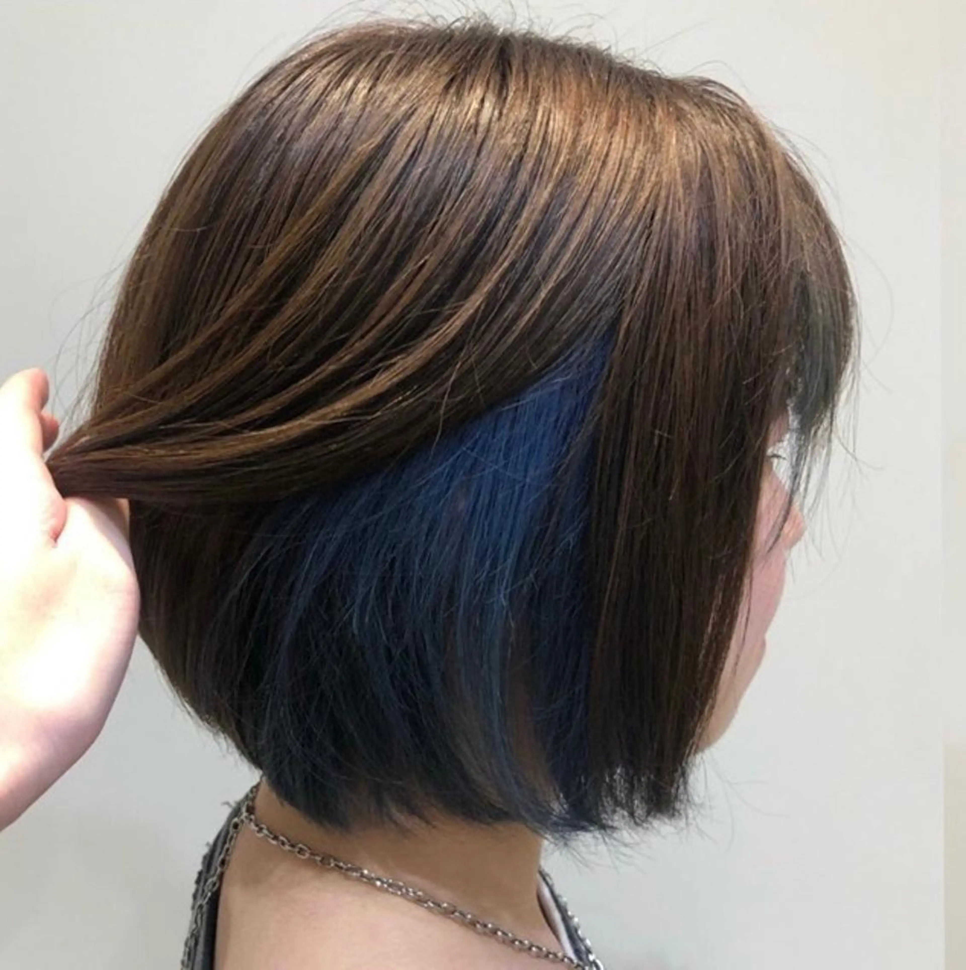 ショート カラー インナーカラー 新宿　副店長 新井彩斗のヘアスタイル