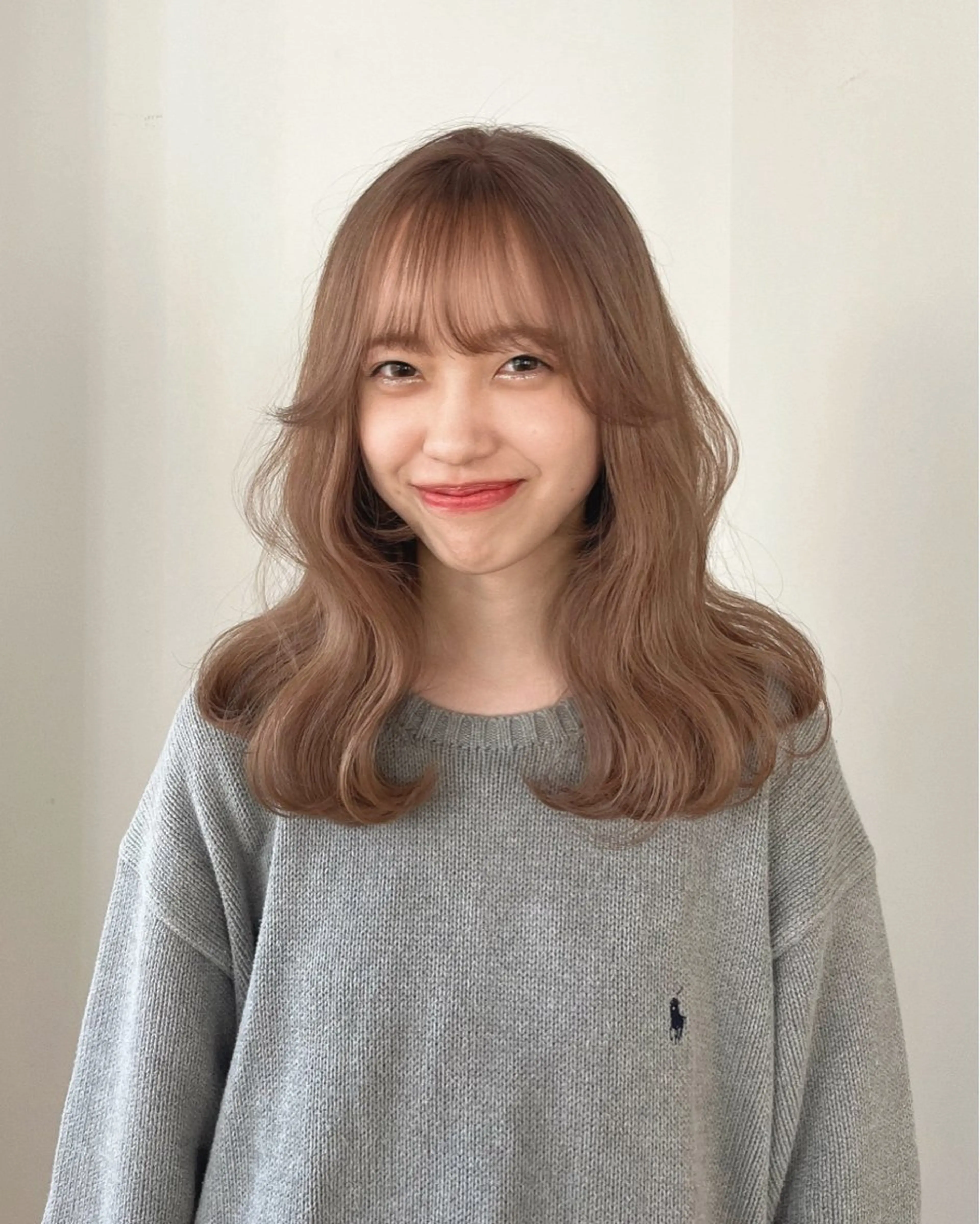 セミロング カット ヘアカラー 義本 風佳のヘアスタイル