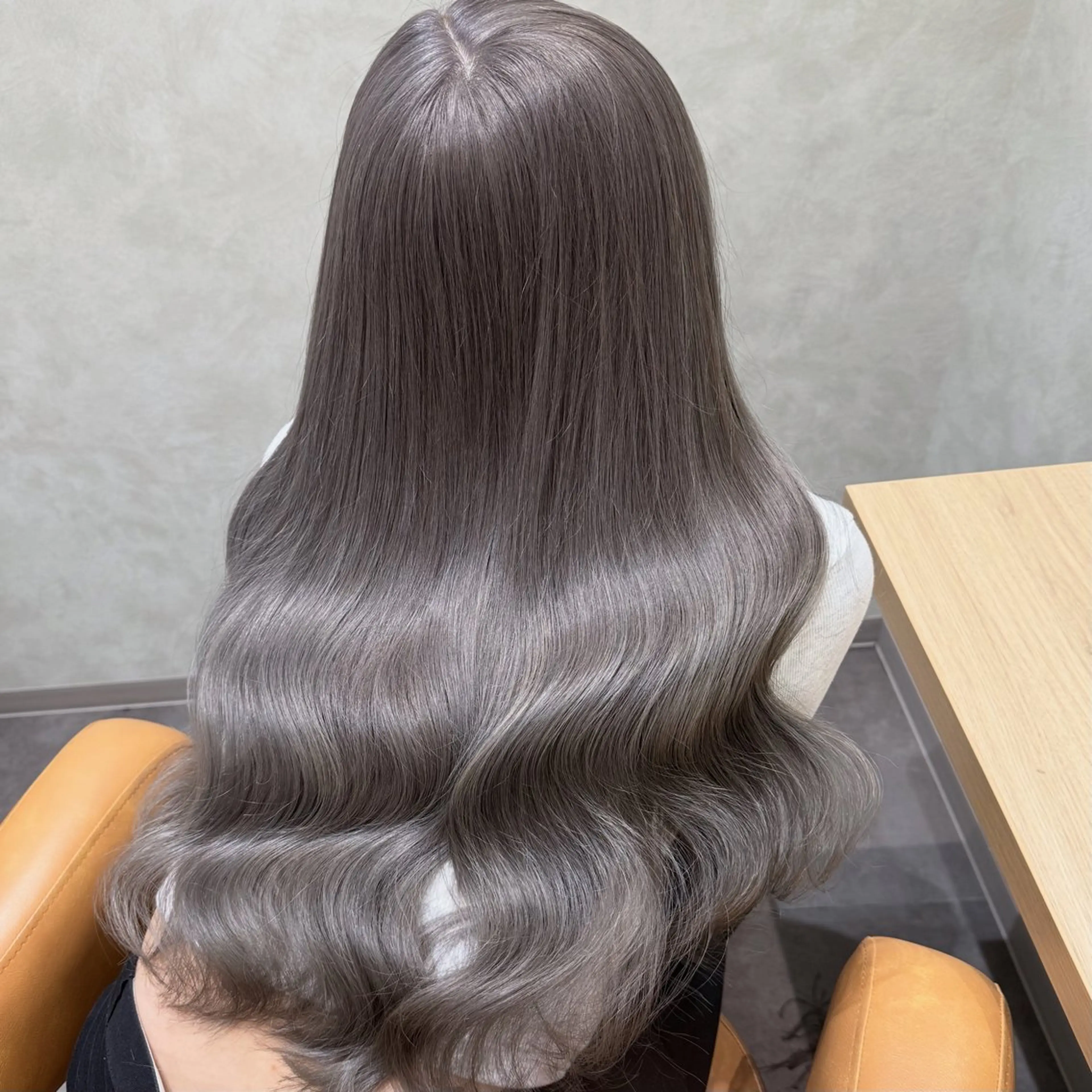 ロング ヘアカラー トリートメント SALOWIN札幌大通店所属・‎🤍札幌ハイトーン 🤍シンゴのヘアスタイル