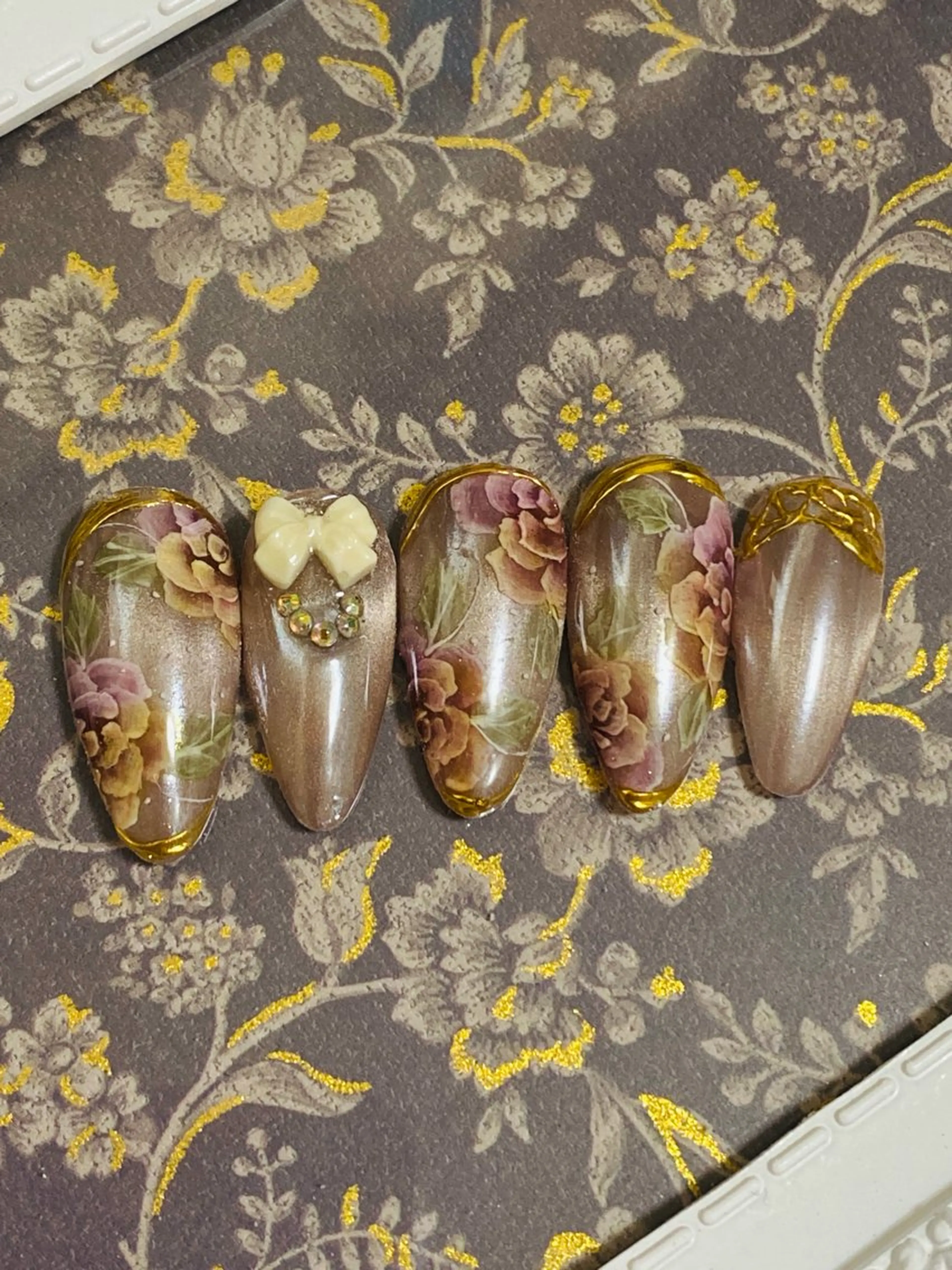 ネイル フラワーネイル マグネットネイル 自宅ネイルサロン ♦️nuance♦️のネイルデザイン