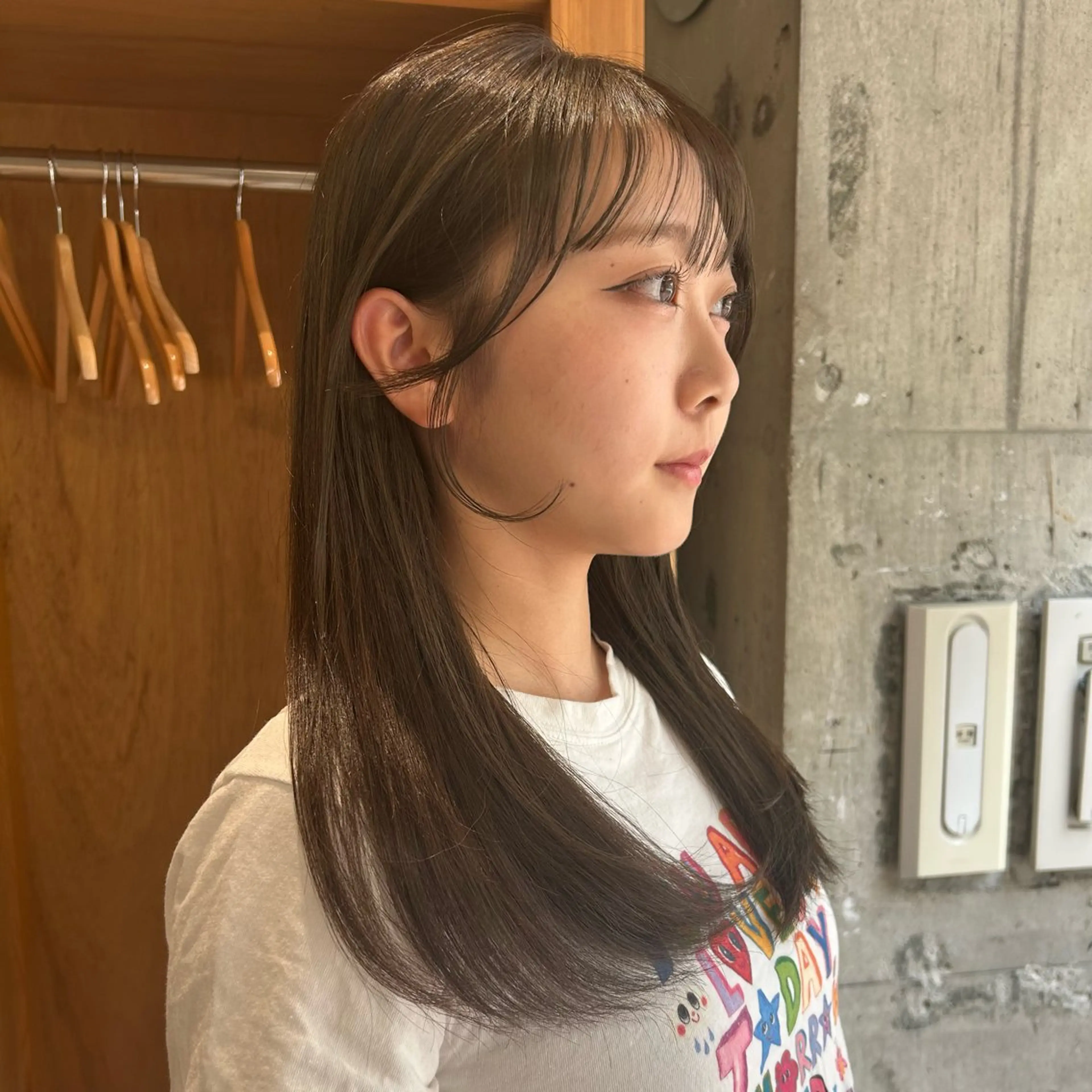 カラー 透明感カラー グレージュ オリーブグレージュ オリーブグレー ヘアカラー カエデ⭐︎ ブリーチモデル大募集のヘアスタイル