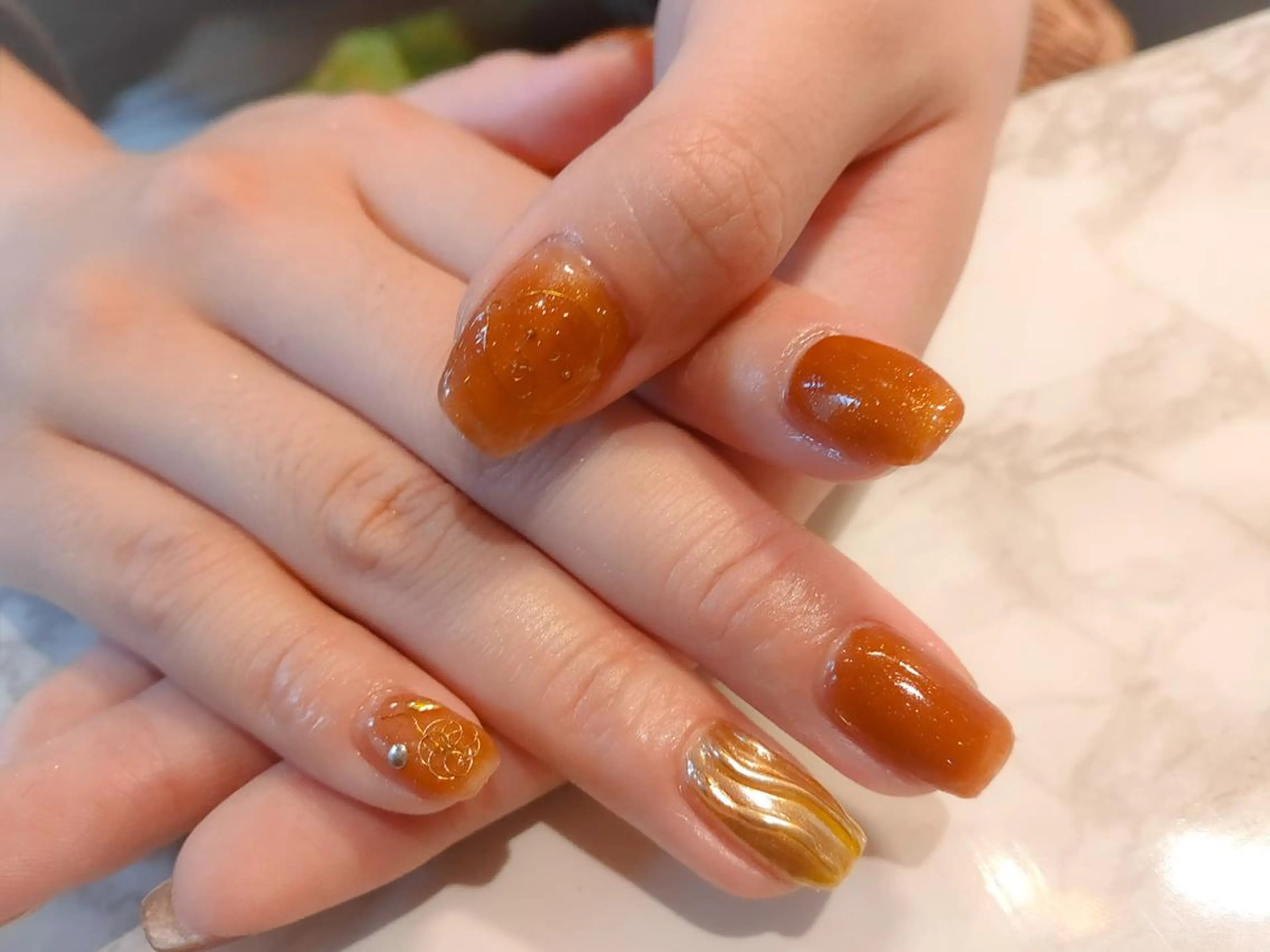 ネイル ブラウン ミラーネイル Be-style 　のネイルデザイン