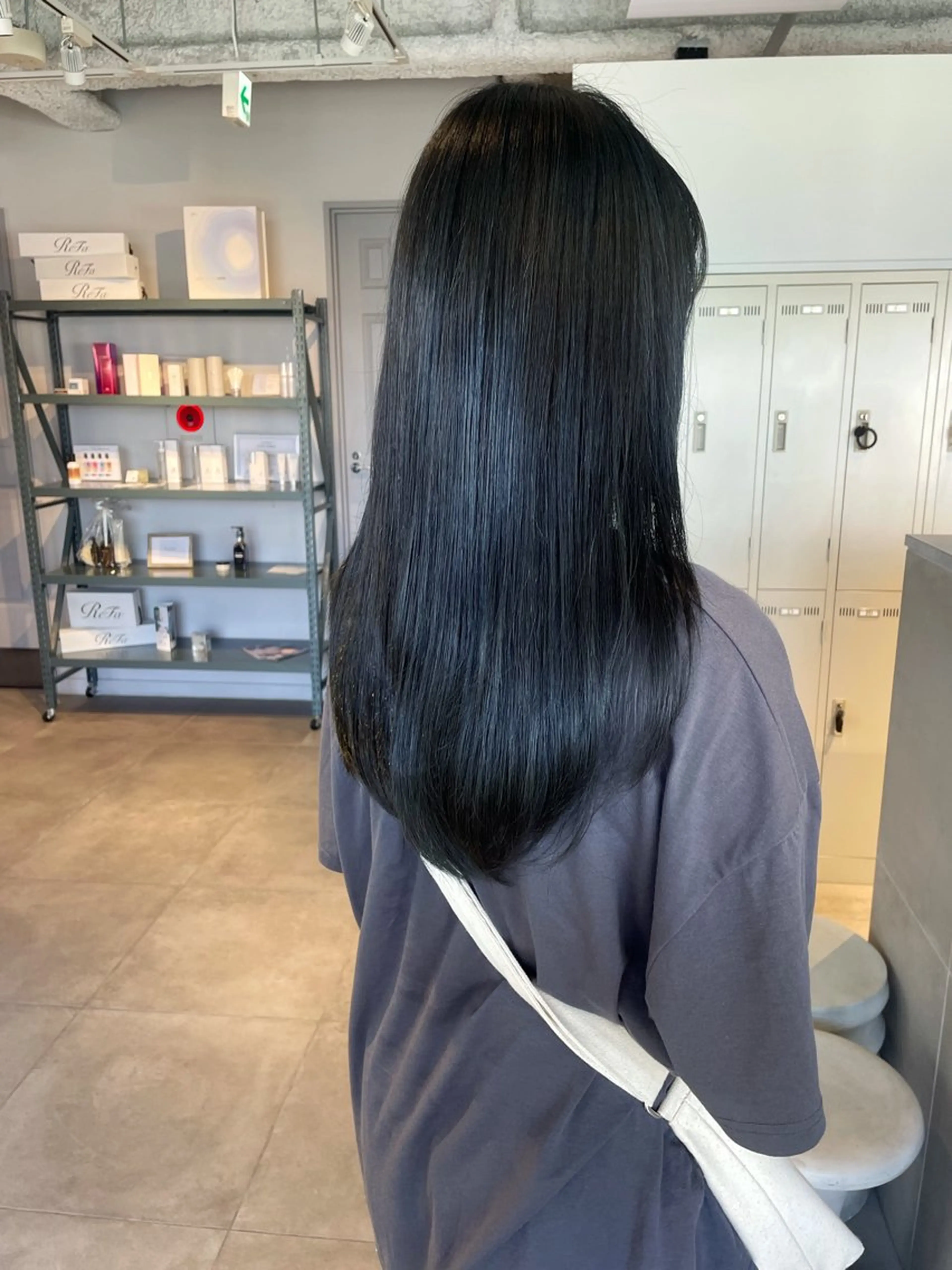 ロング カラー 黒髪 ブルーカラー ブルーブラック レイヤー/髪質改善カ ラ-🤍津田奈々美‎のヘアスタイル