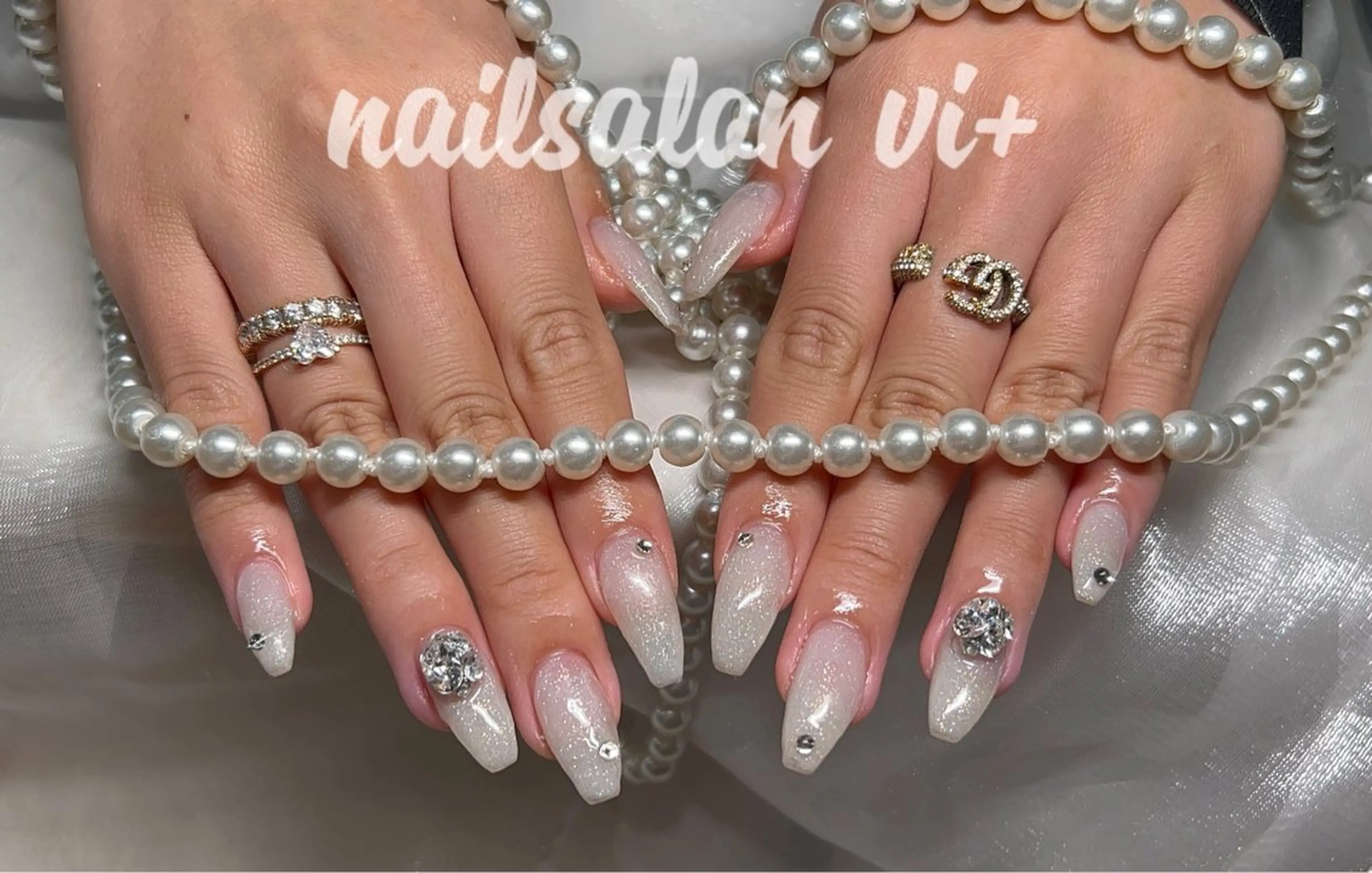 ネイル ハンドネイル nailsalon vi+新人LiLiのネイルデザイン